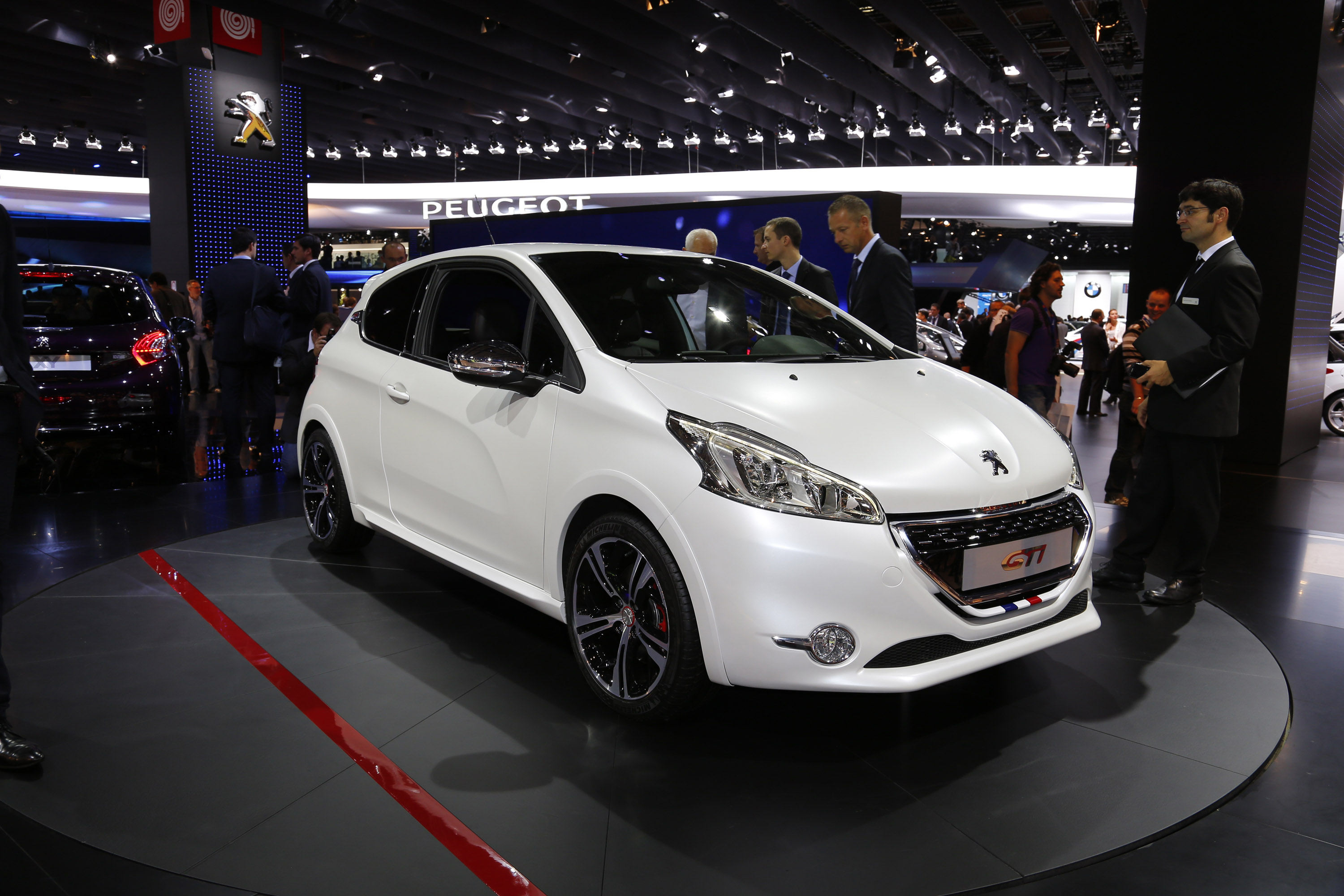 Peugeot 208 GTi photo #6