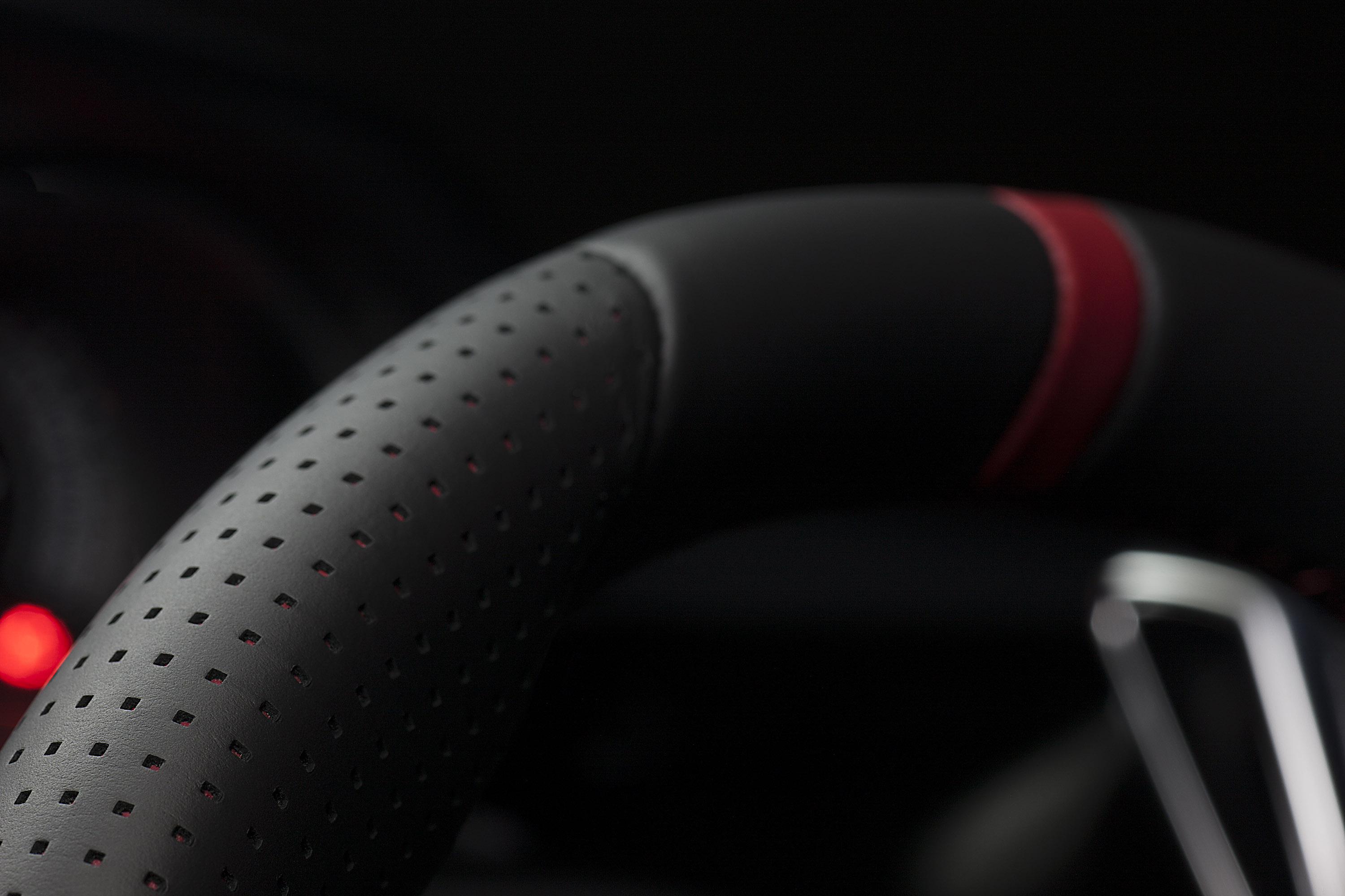 Peugeot 208 GTi photo #10