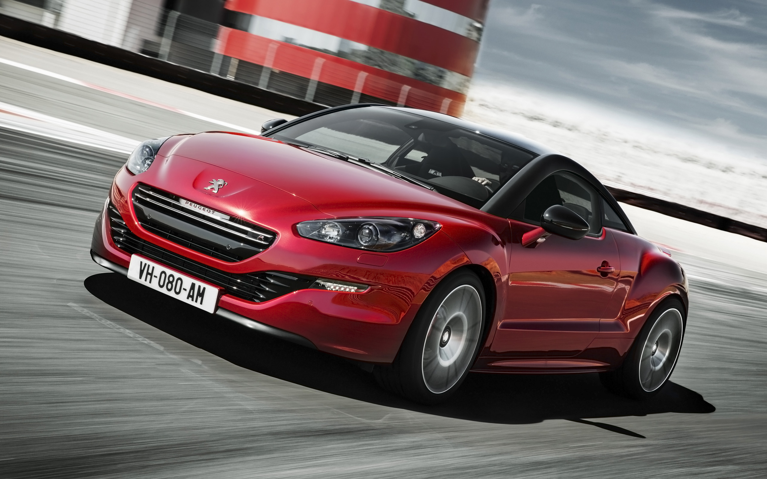 Peugeot RCZ R photo #1