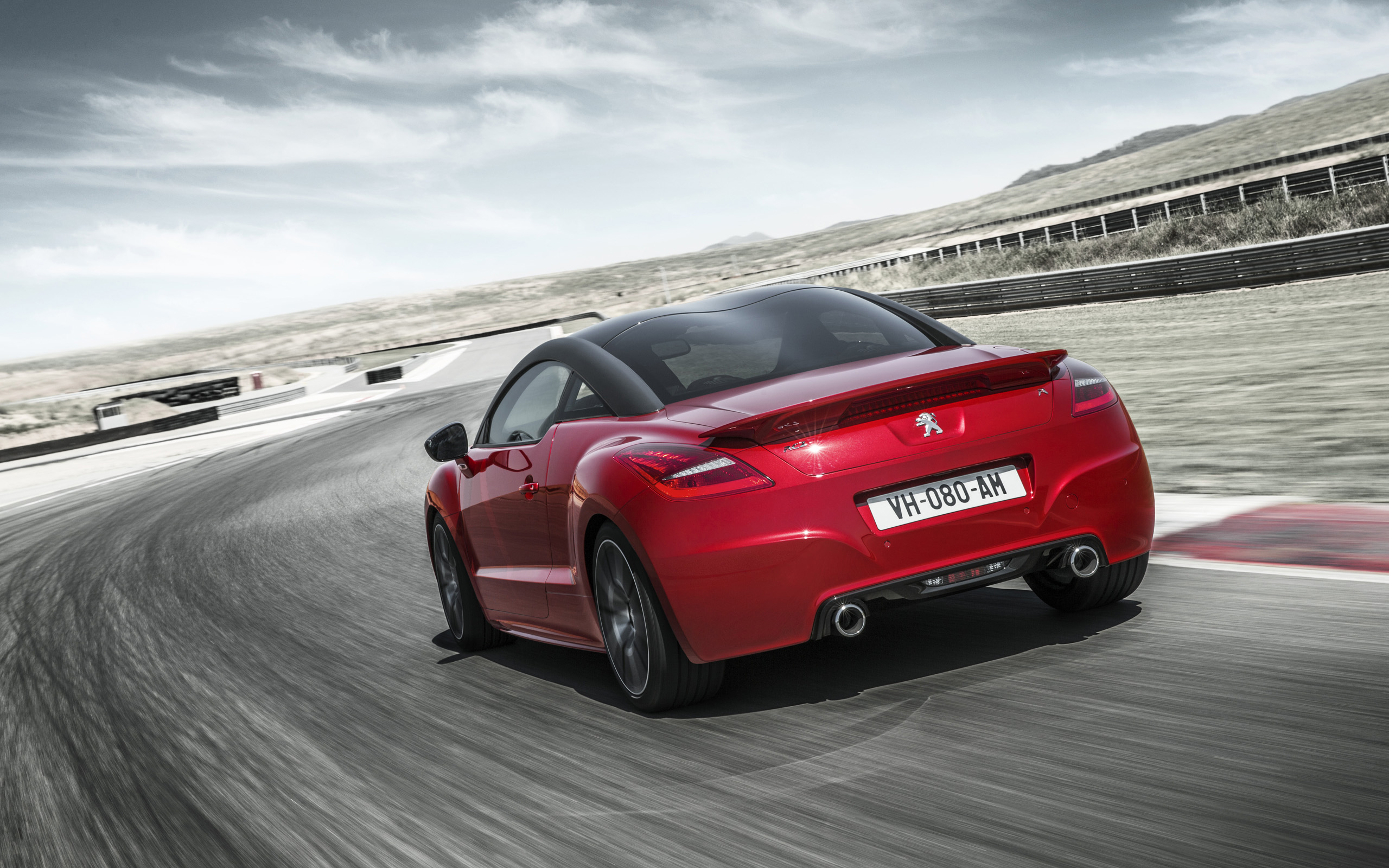Peugeot RCZ R photo #18