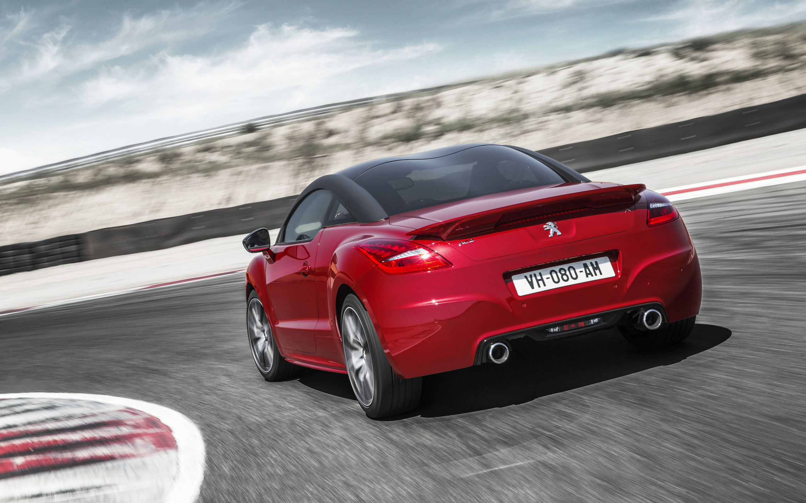 Peugeot RCZ R photo #19