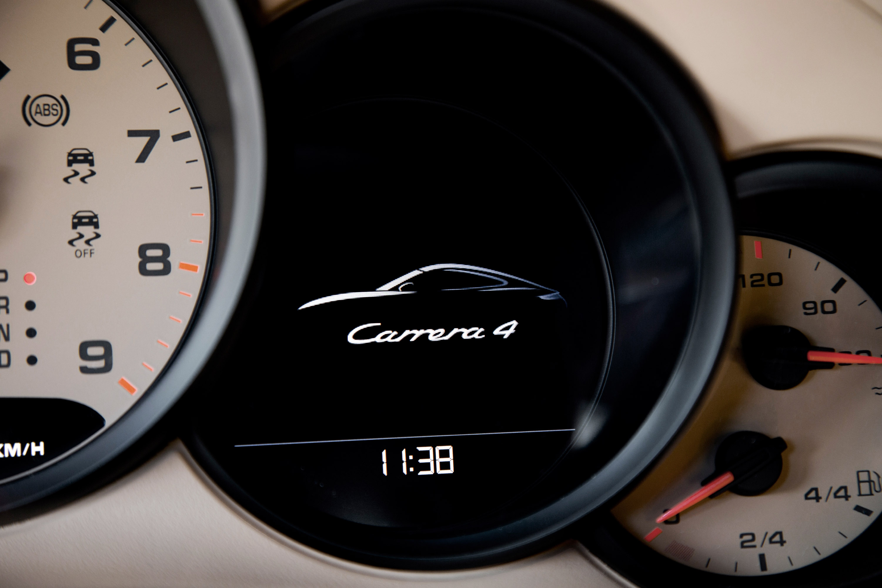 Porsche 911 Carrera 4-4S photo #31