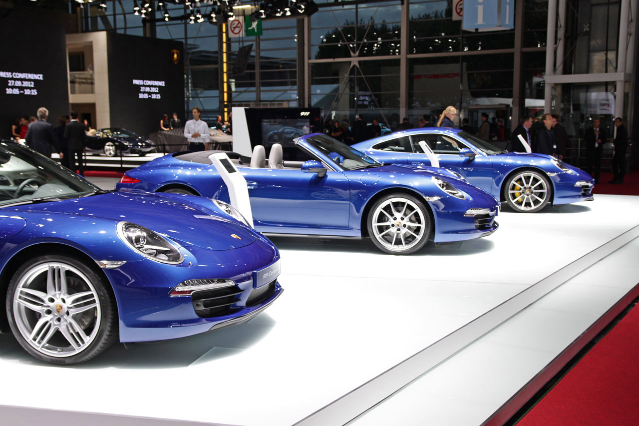 Porsche 911 Carrera 4-4S photo #32