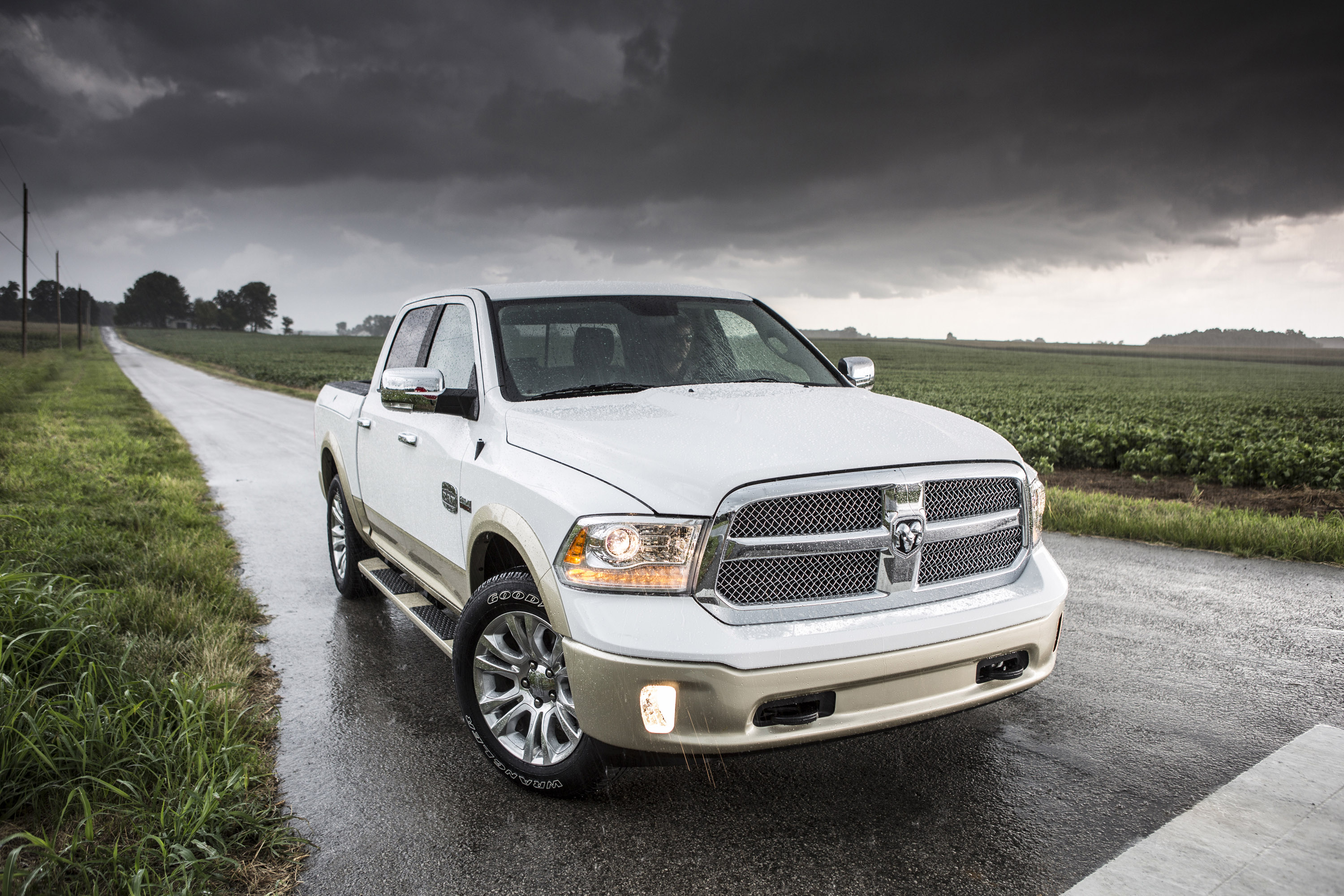 Dodge Ram 1500 photo #1