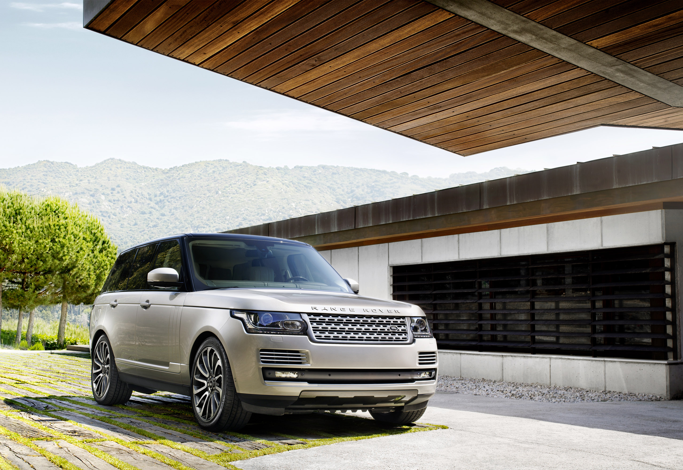 Range Rover photo #25