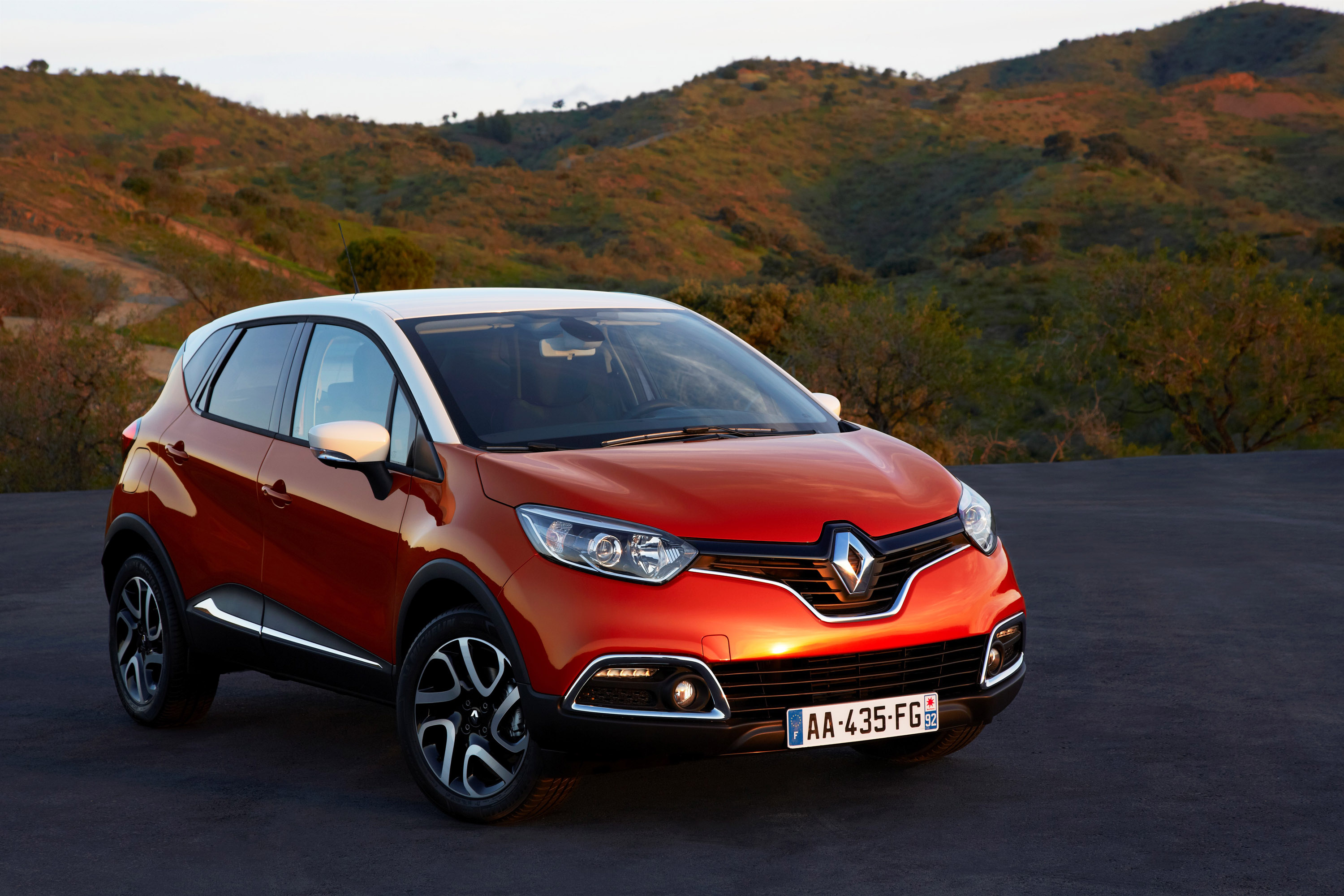 Renault Captur photo #1