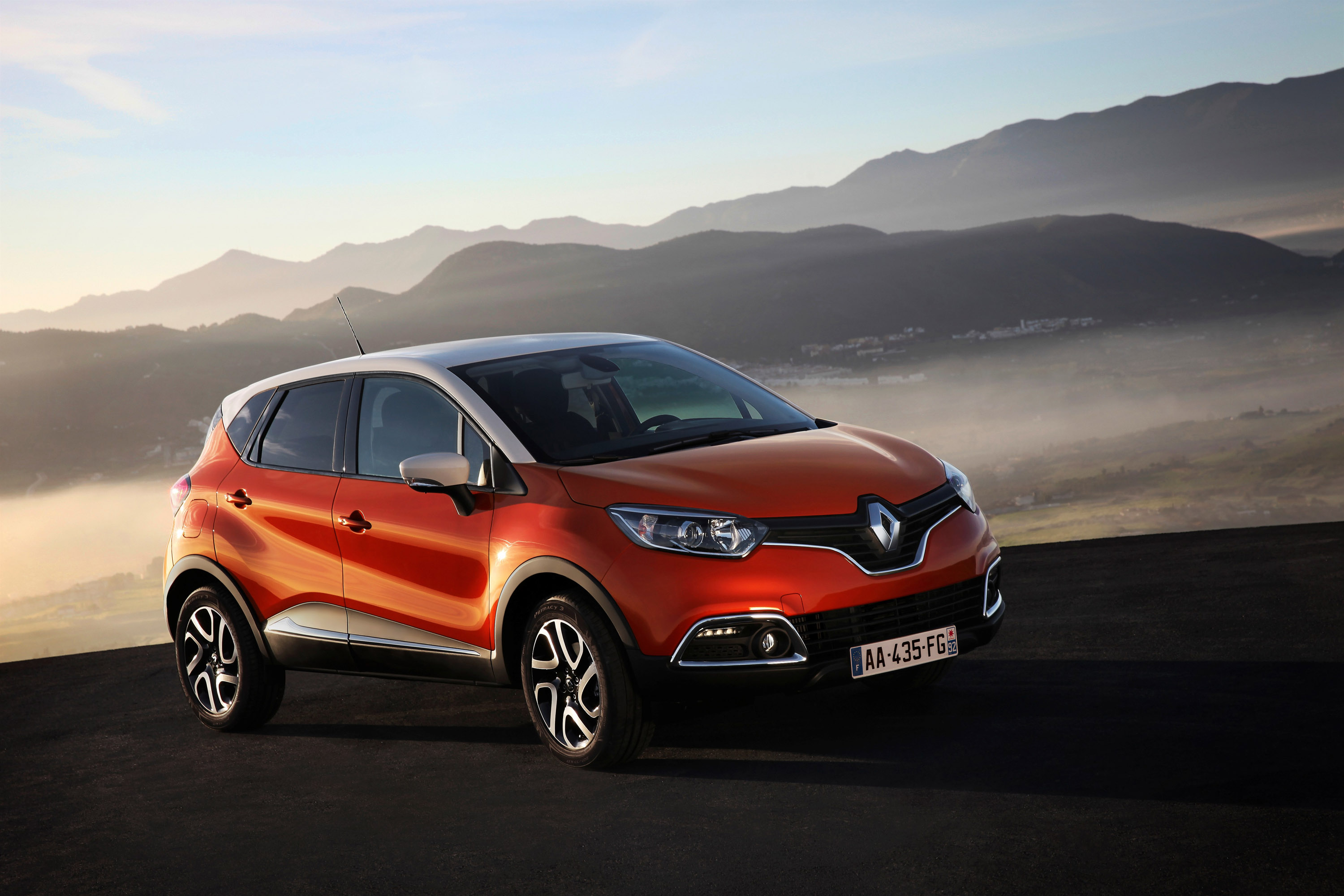 Renault Captur photo #2