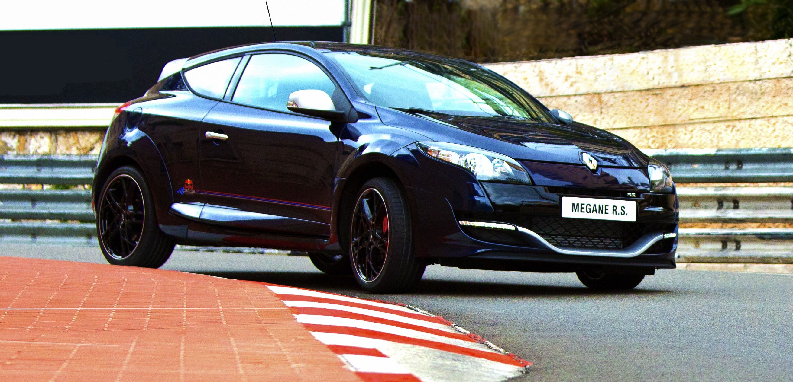 Renault Megane RS Coupe Red Bull Racing RB8 photo #2
