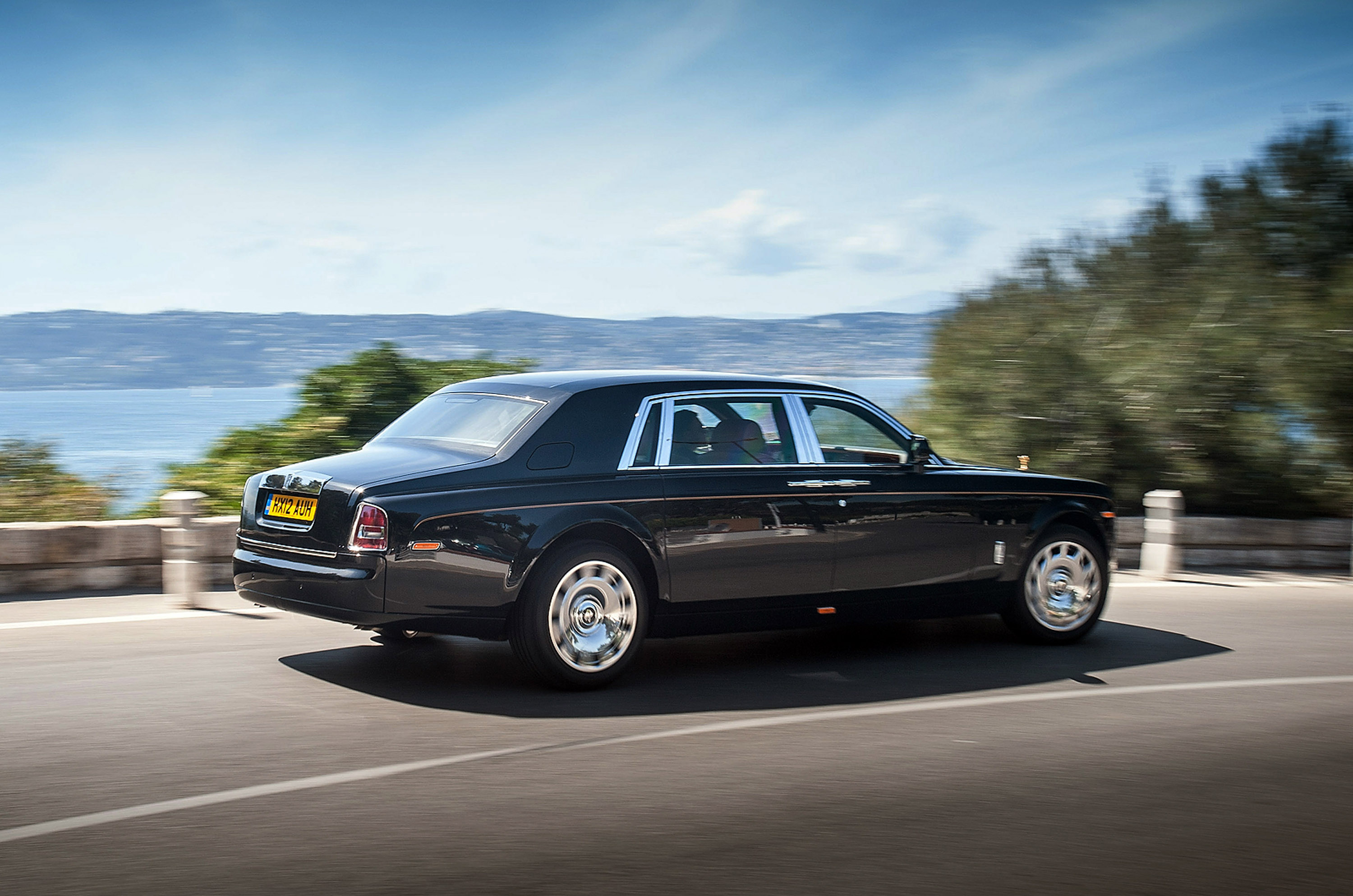 Rolls-Royce Phantom Series II photo #42