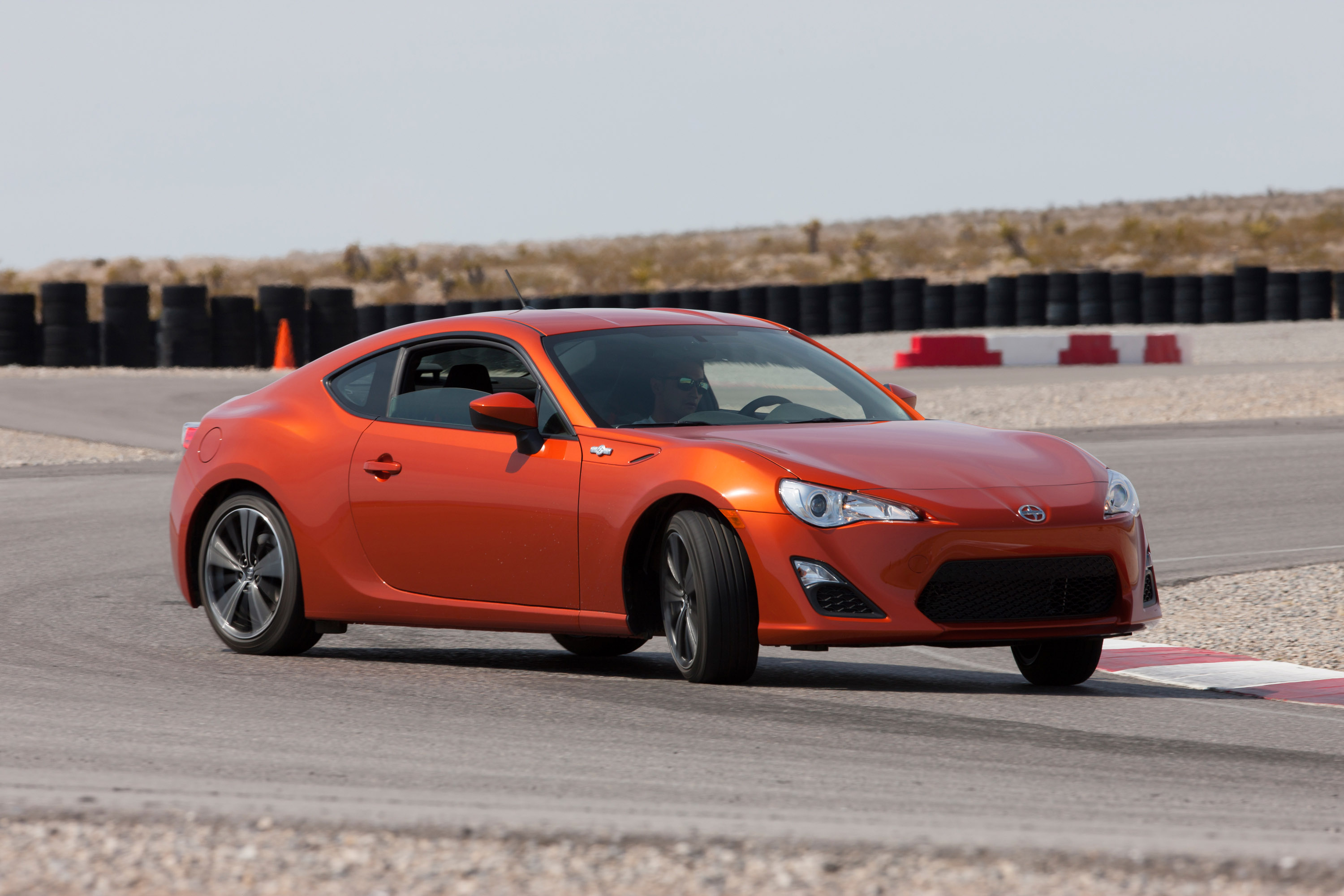 Scion FR-S photo #3