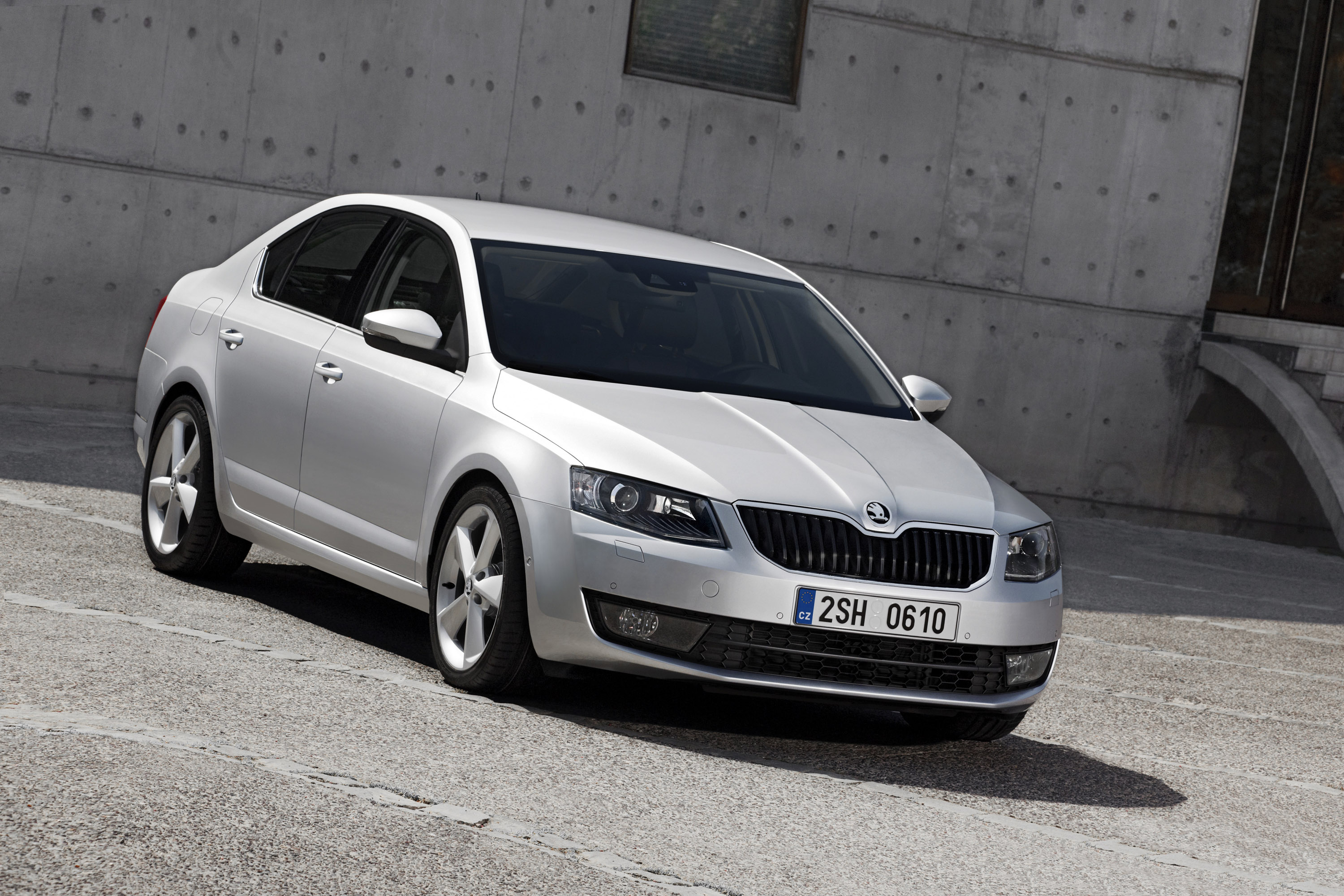 SKODA Octavia photo #1