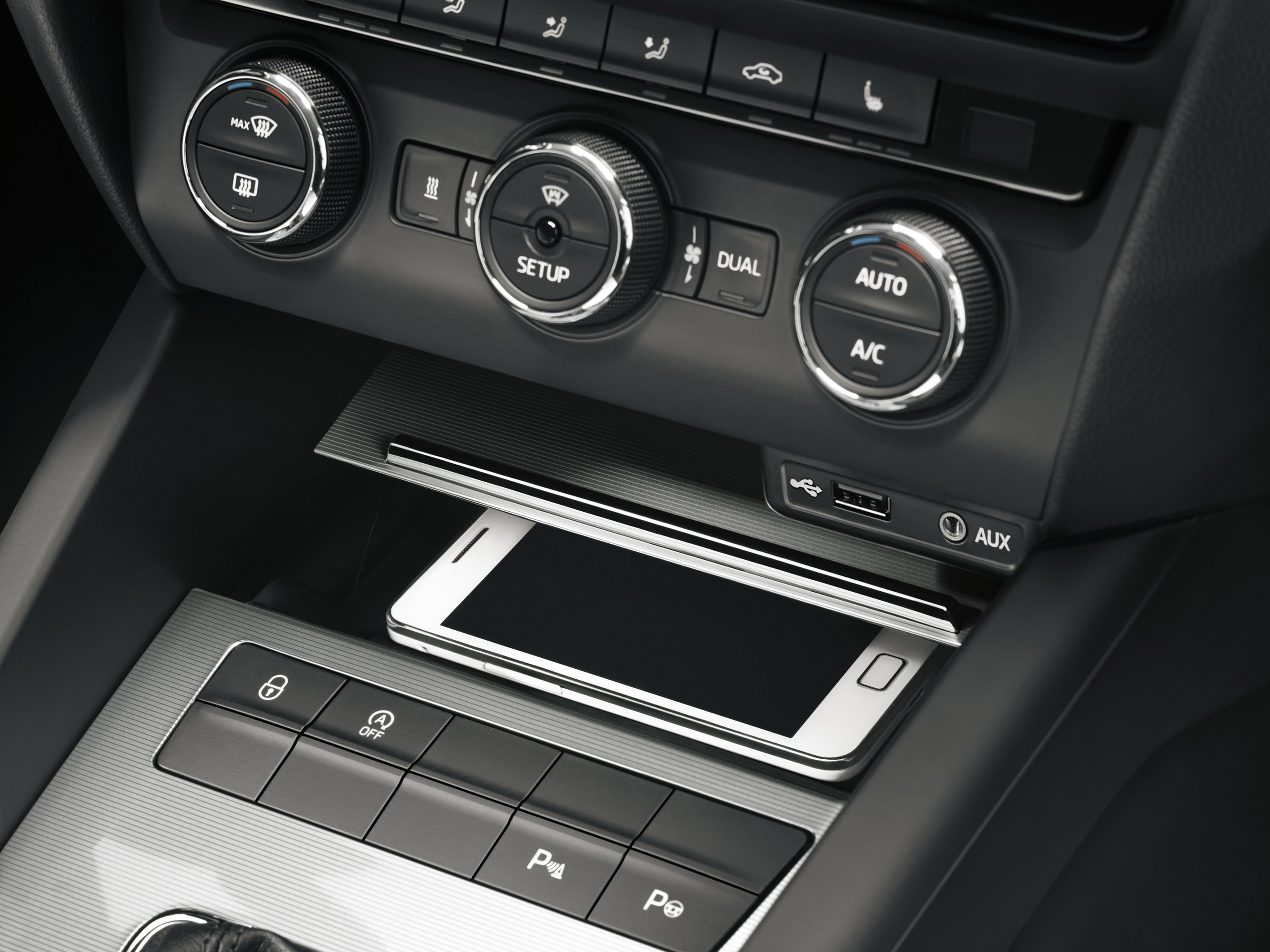 SKODA Octavia photo #42