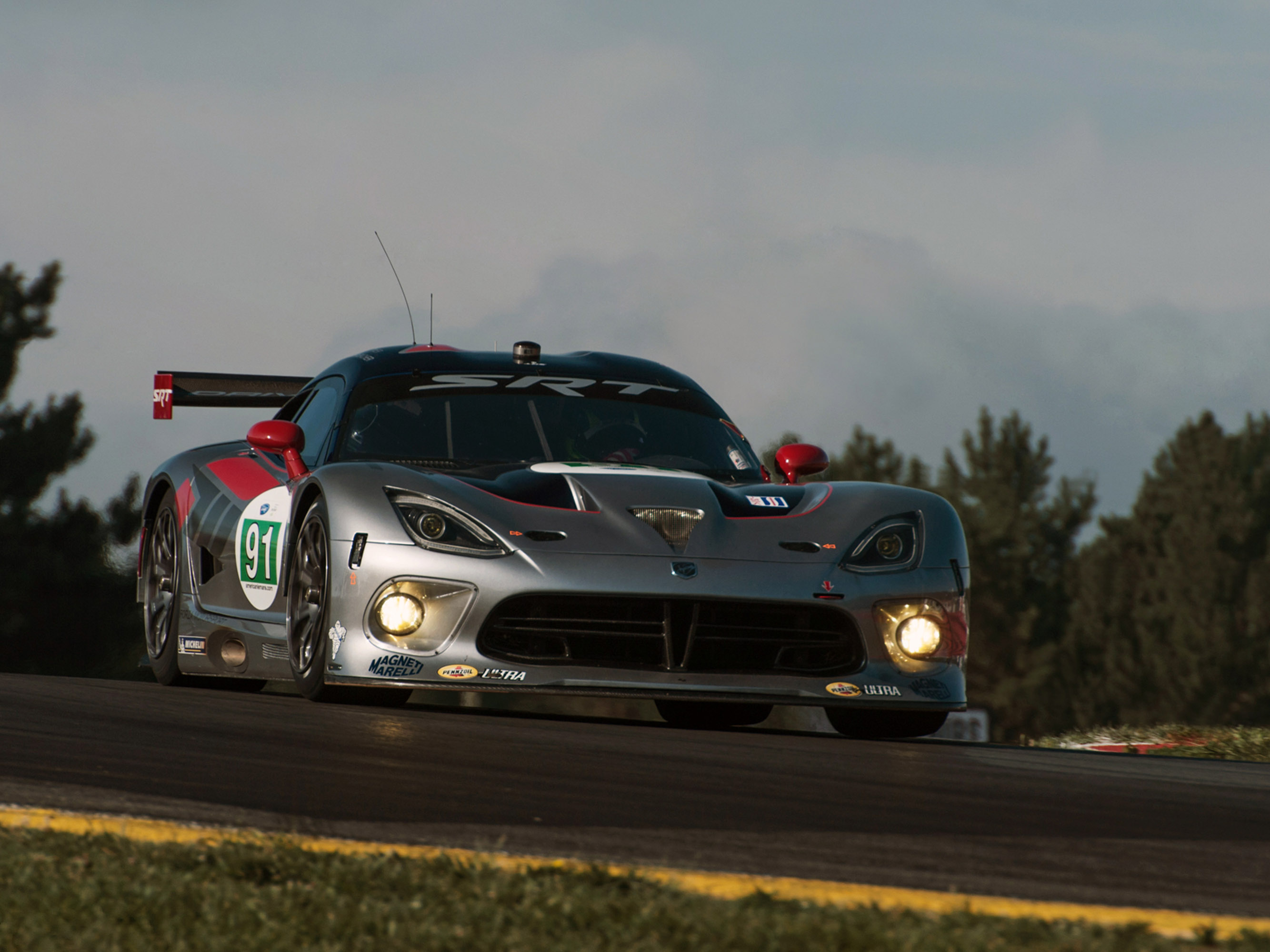 SRT Dodge Viper GTS-R photo #10