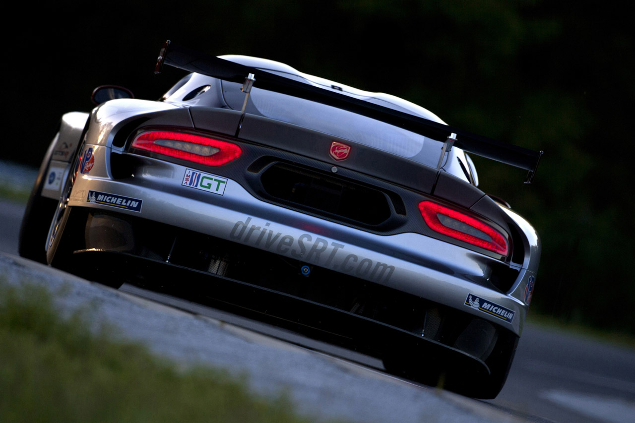 SRT Dodge Viper GTS-R photo #11