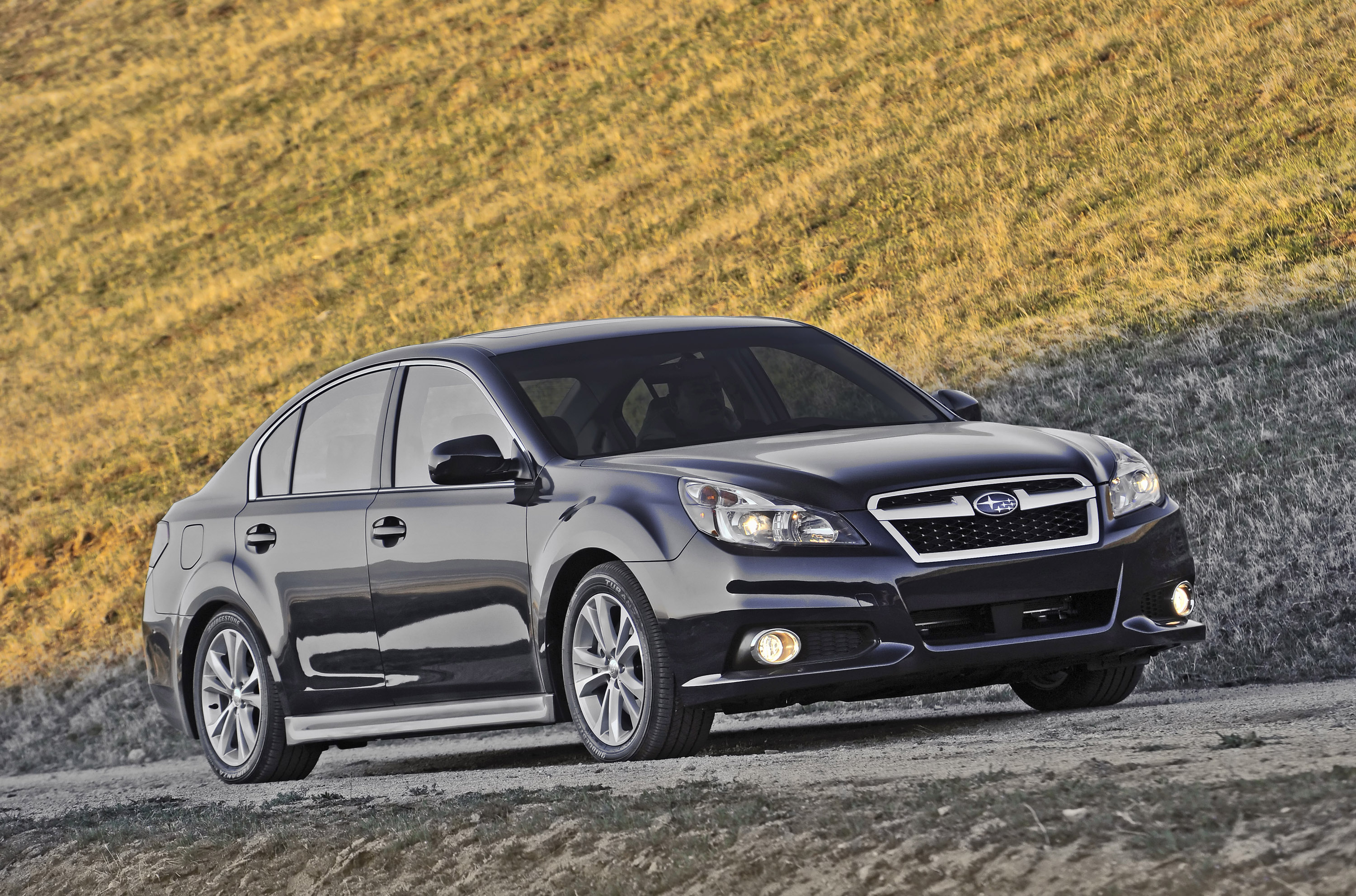 Subaru Legacy photo #2