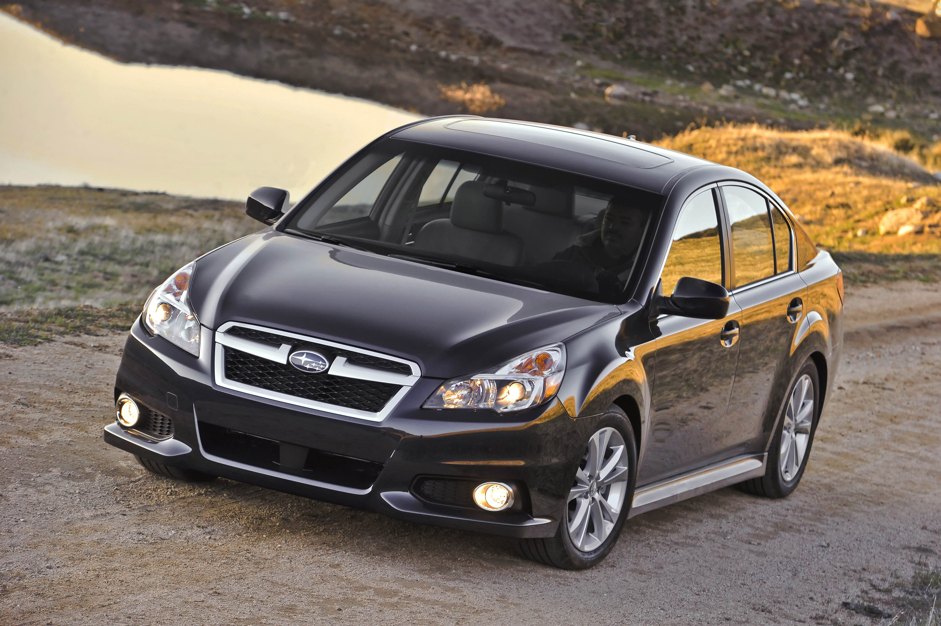 Subaru Legacy photo #3