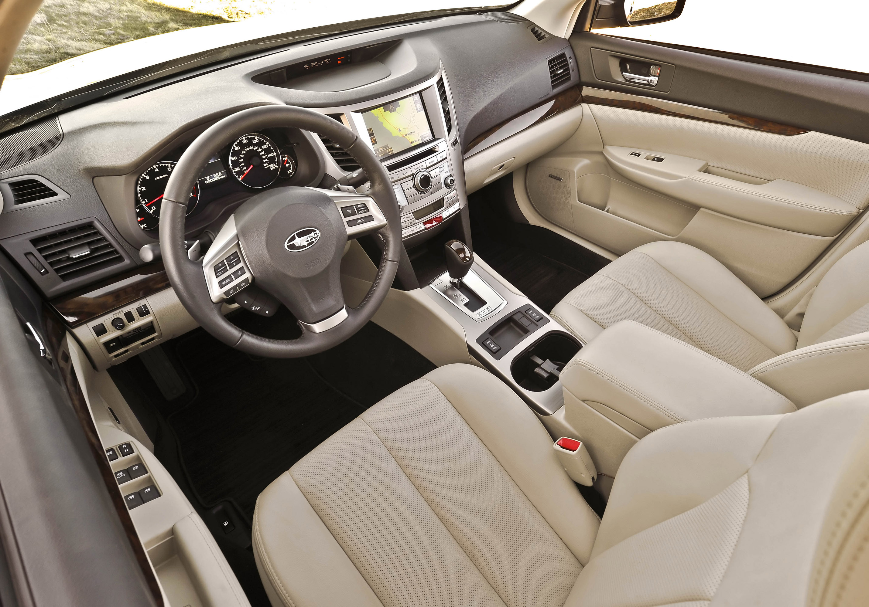 Subaru Legacy photo #31