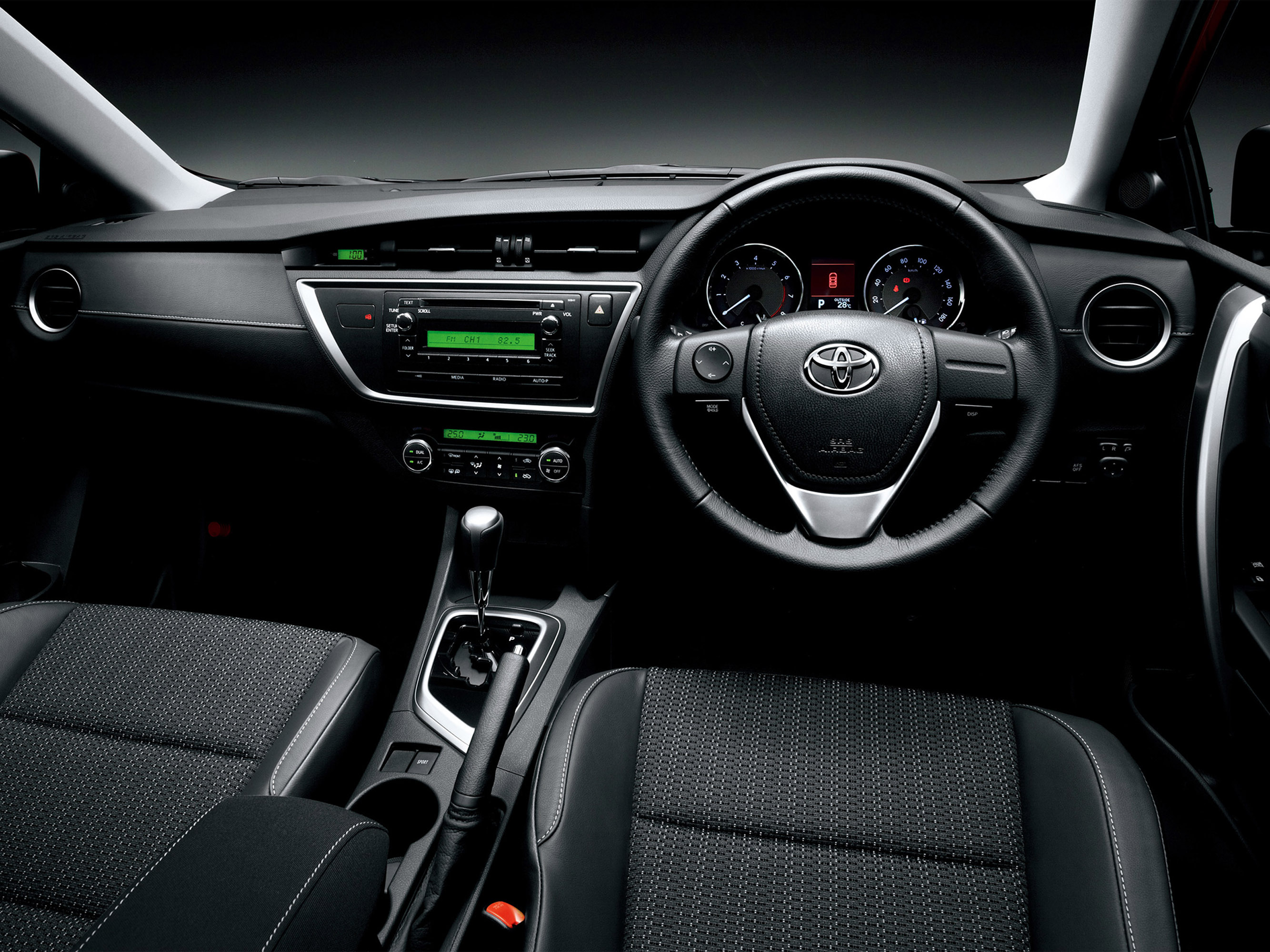 Toyota Auris photo #23