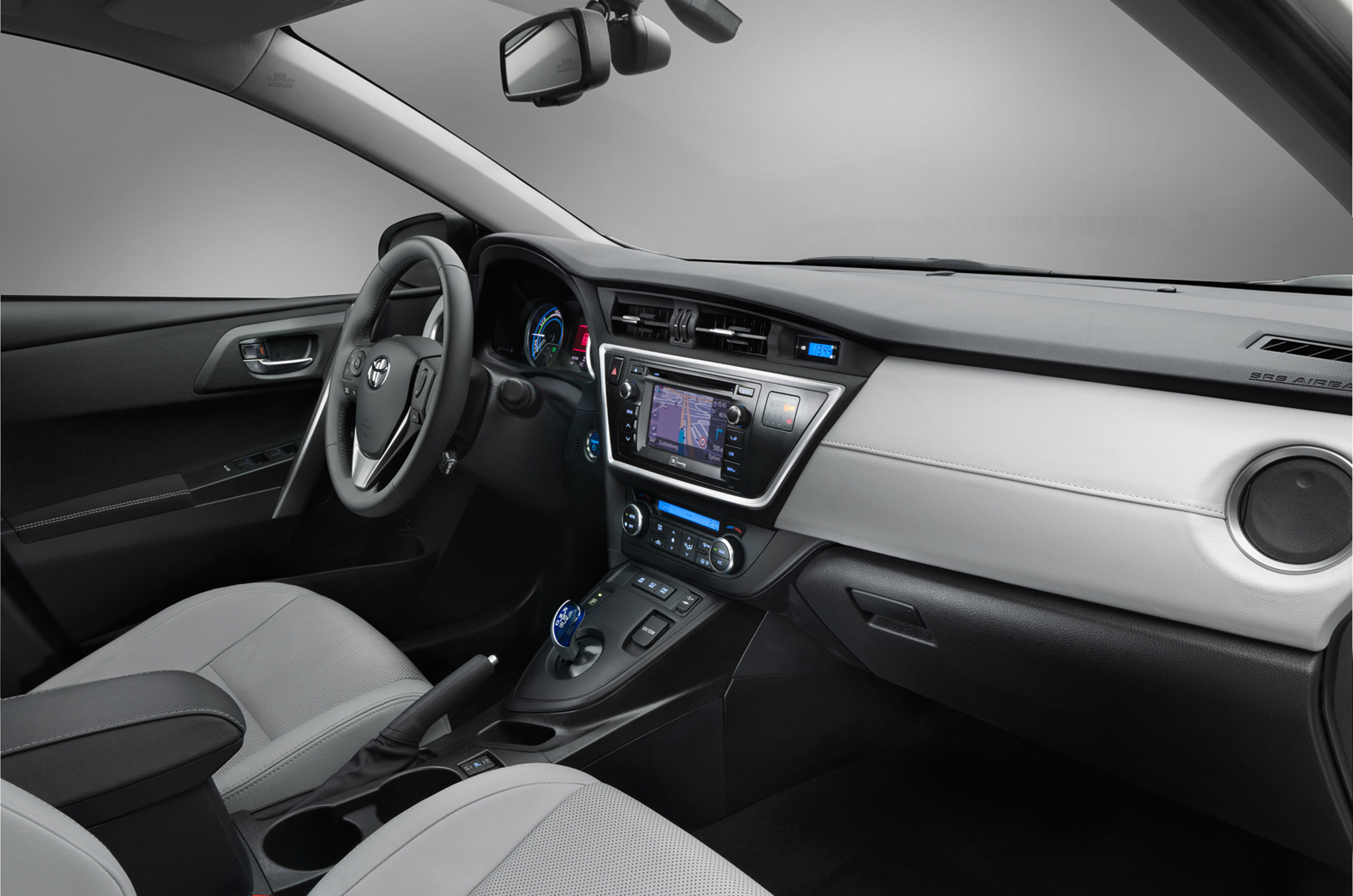 Toyota Auris photo #24