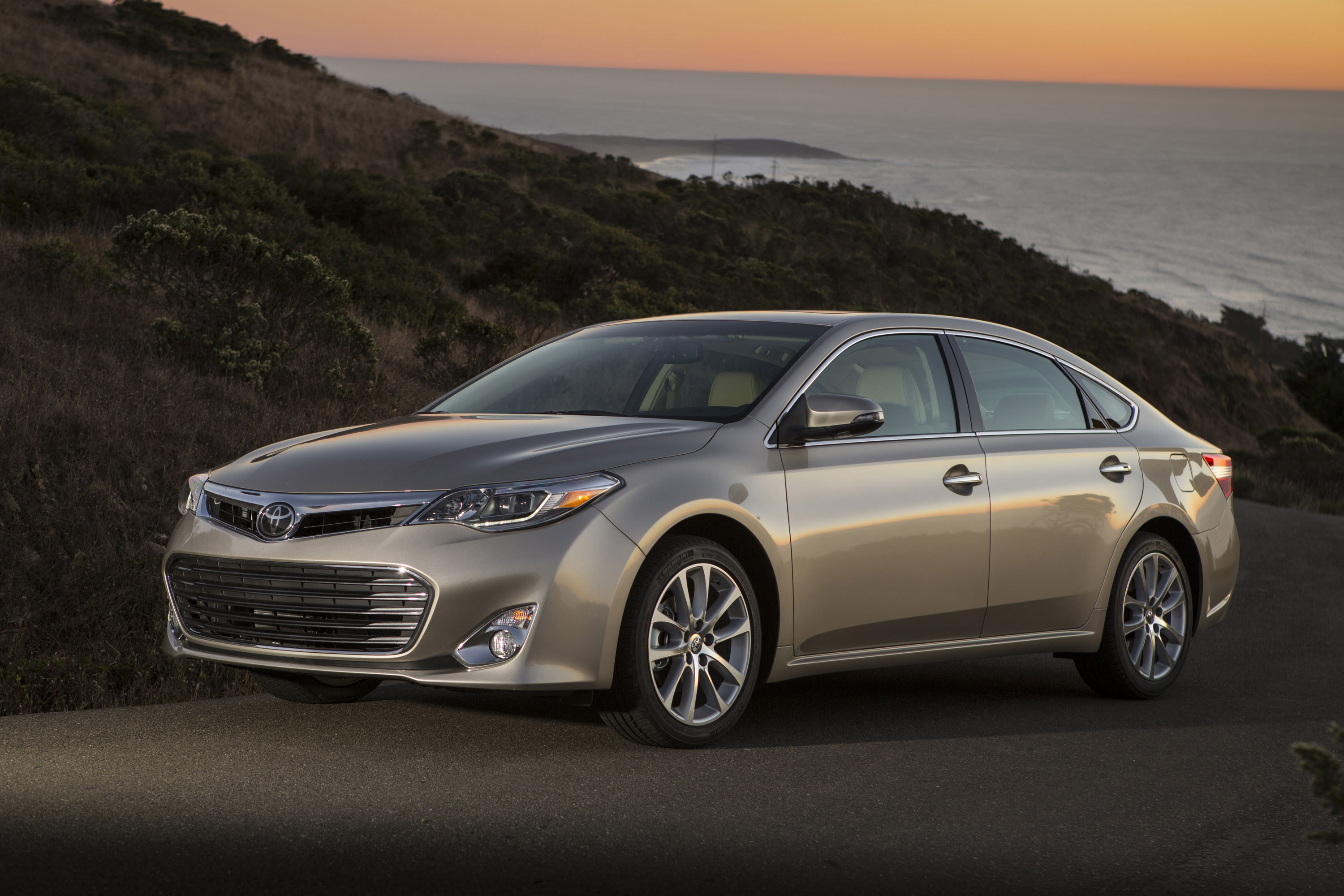 Toyota Avalon photo #16