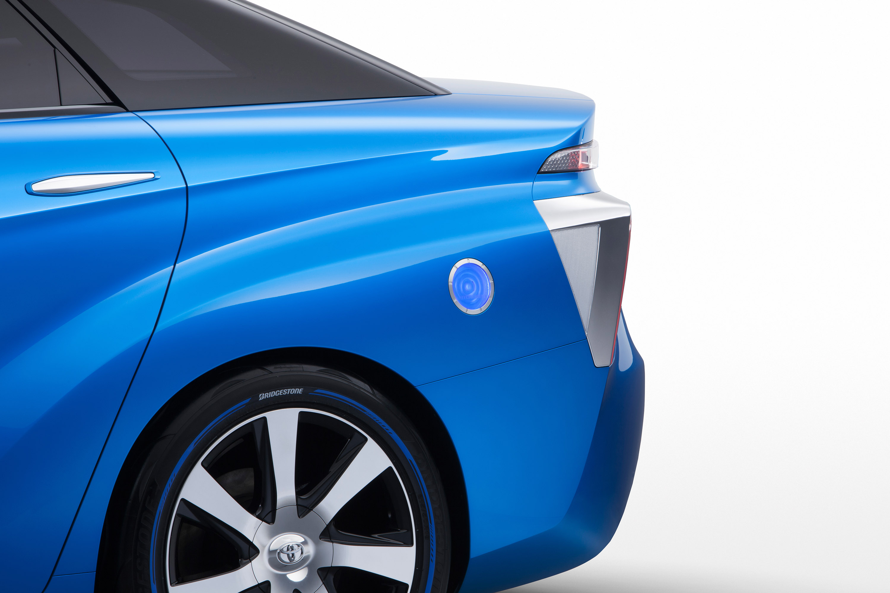 Toyota FCV Concept photo #20