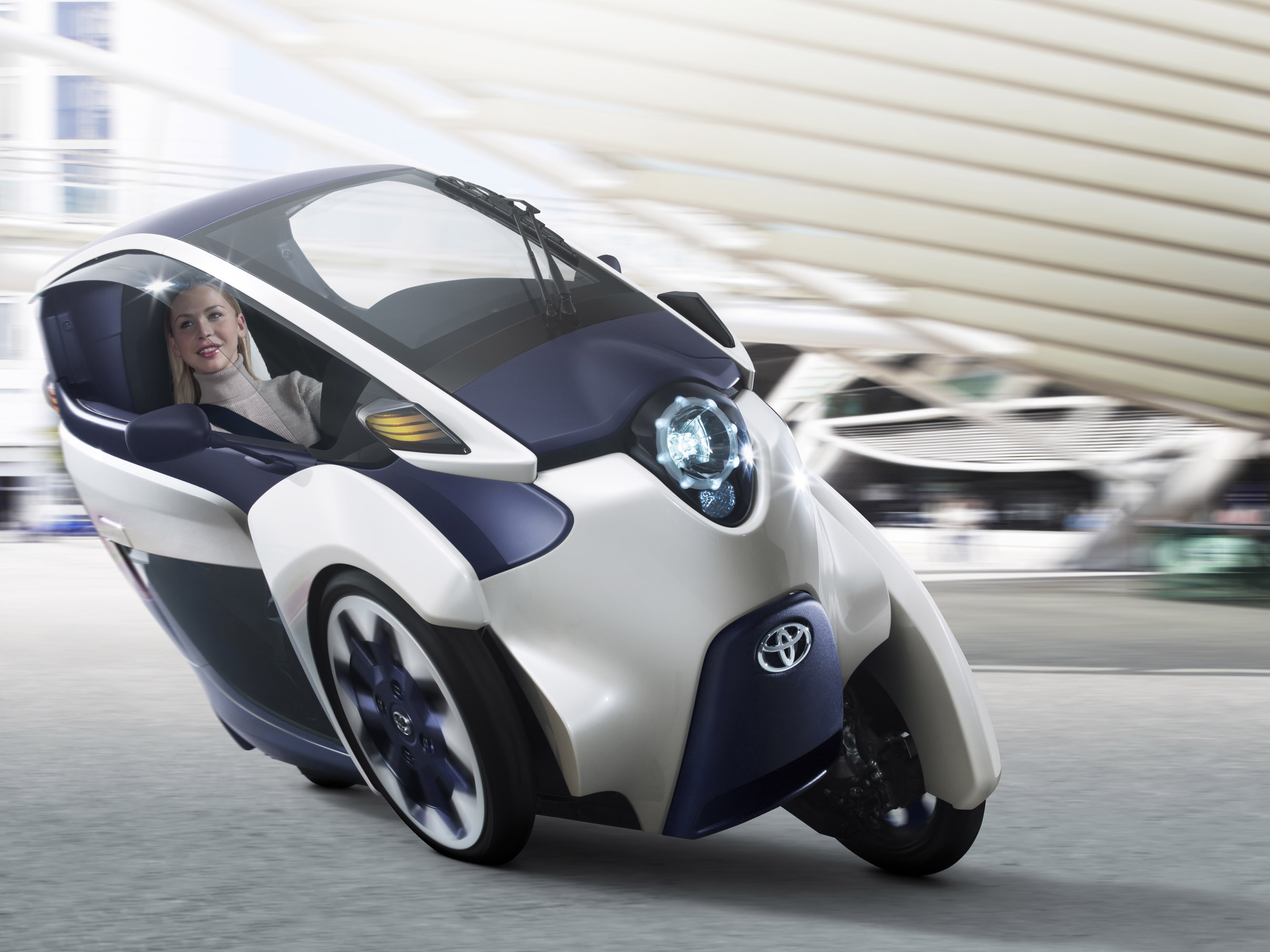 Toyota i-ROAD Concept photo #3