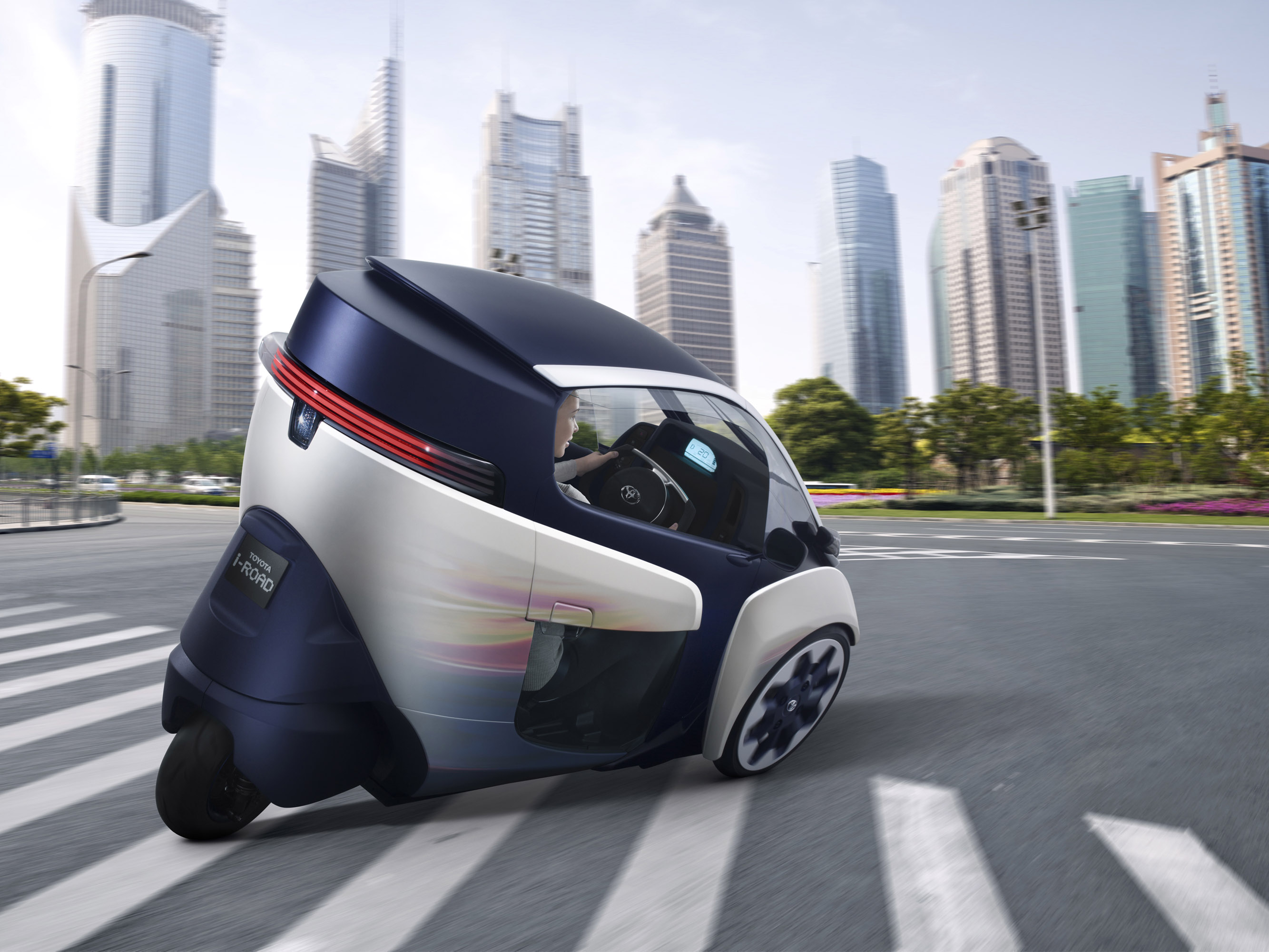 Toyota i-ROAD Concept photo #12