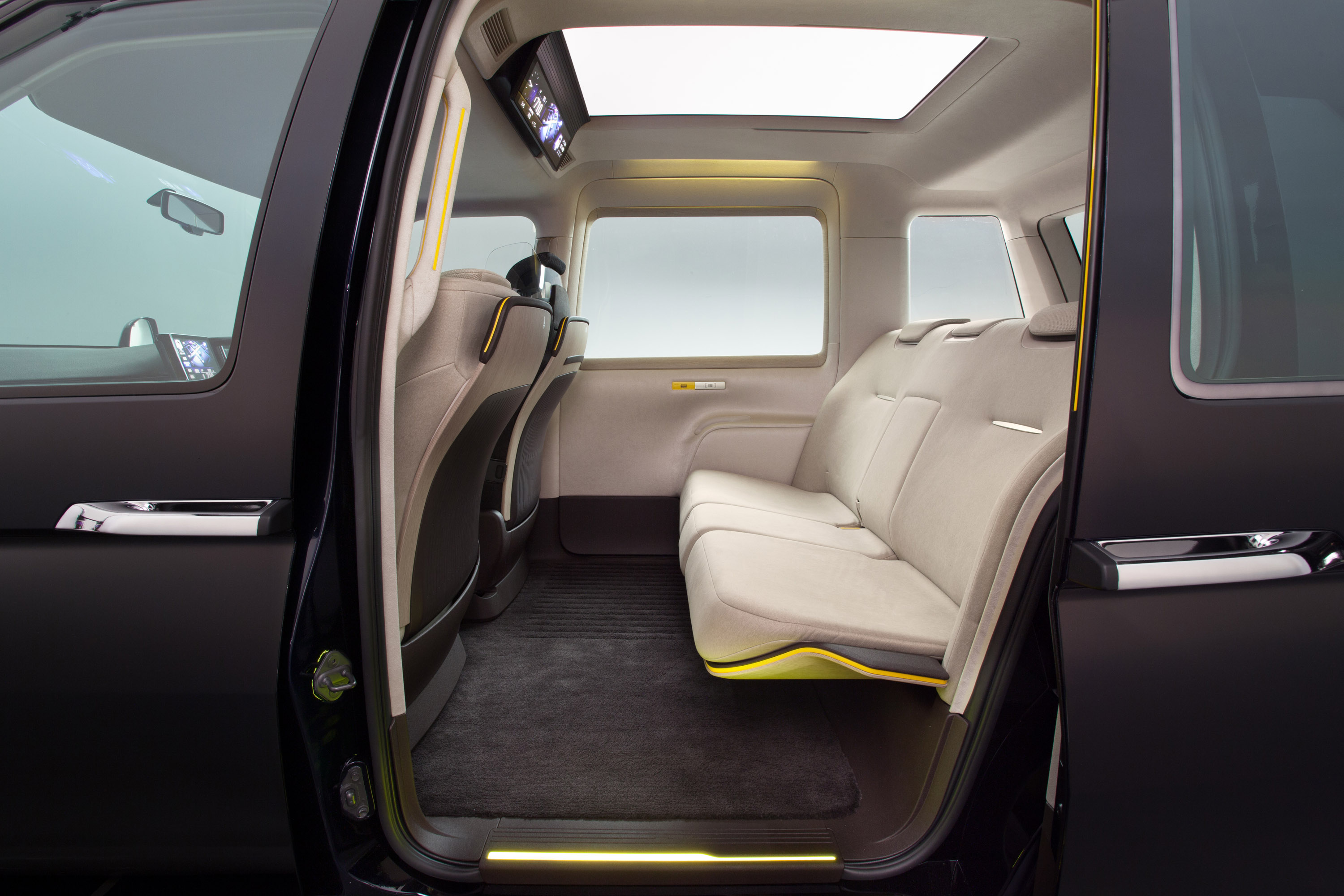 Toyota JPN Taxi Concept photo #17