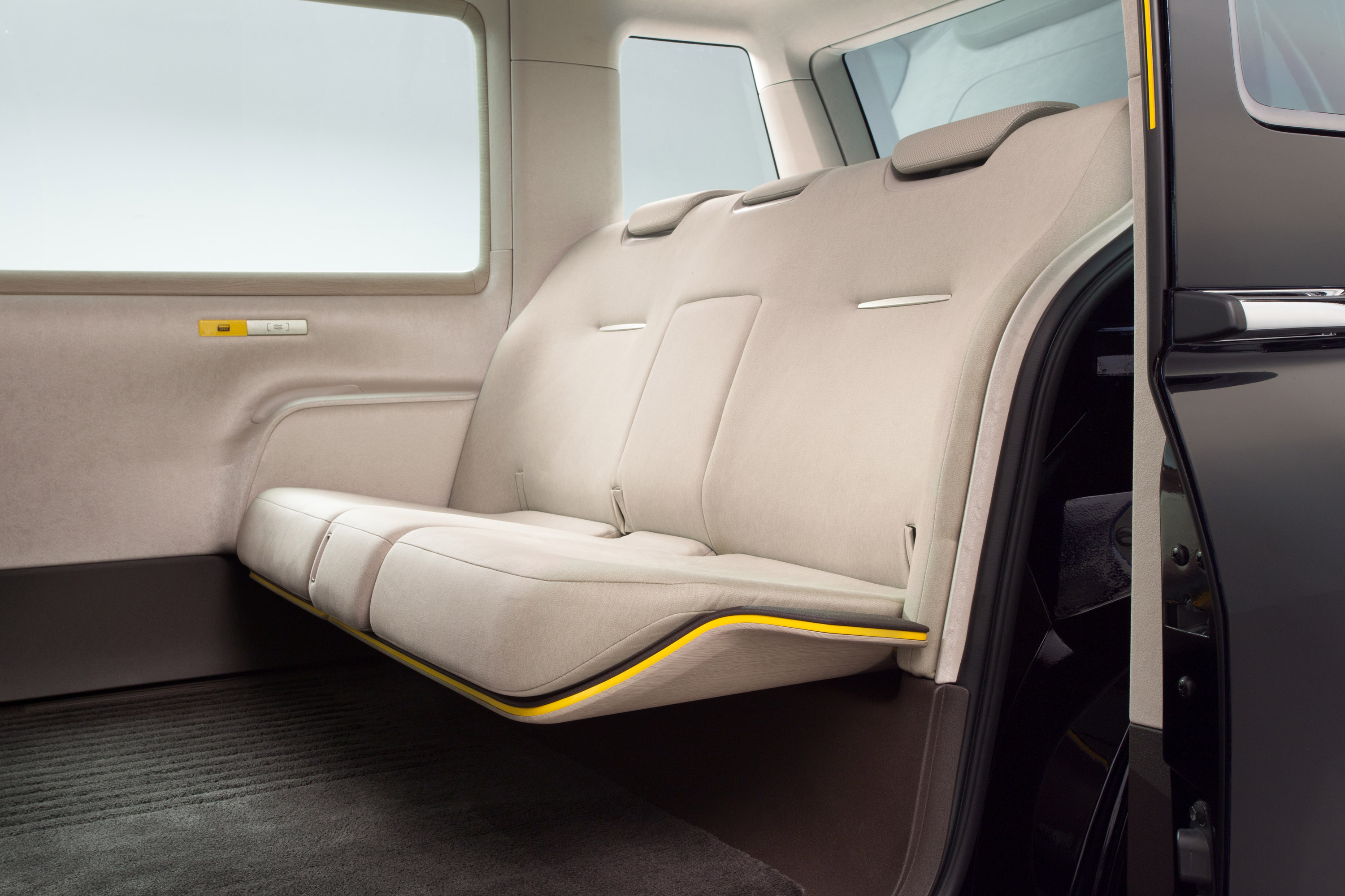 Toyota JPN Taxi Concept photo #19