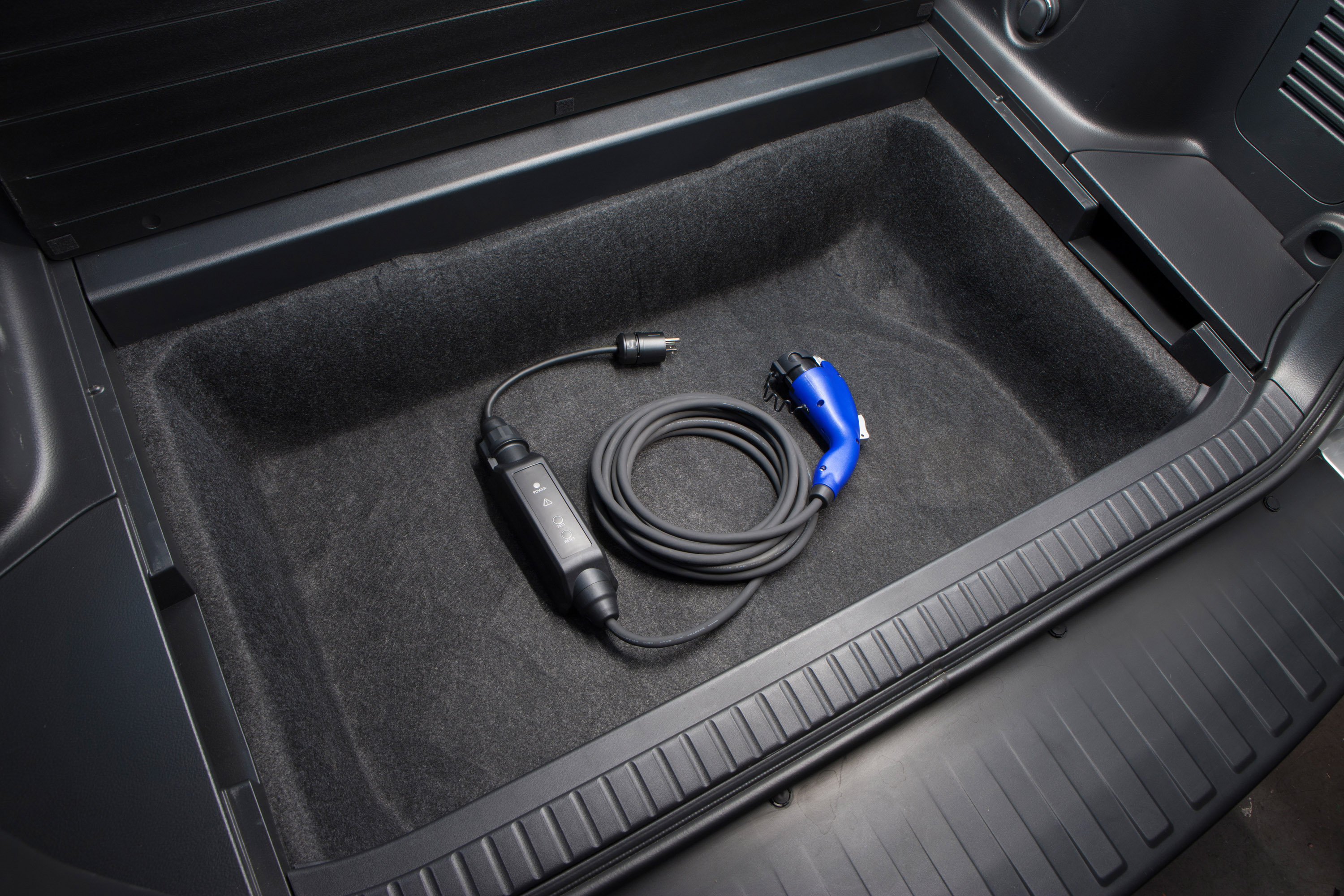 Toyota RAV4 EV photo #21