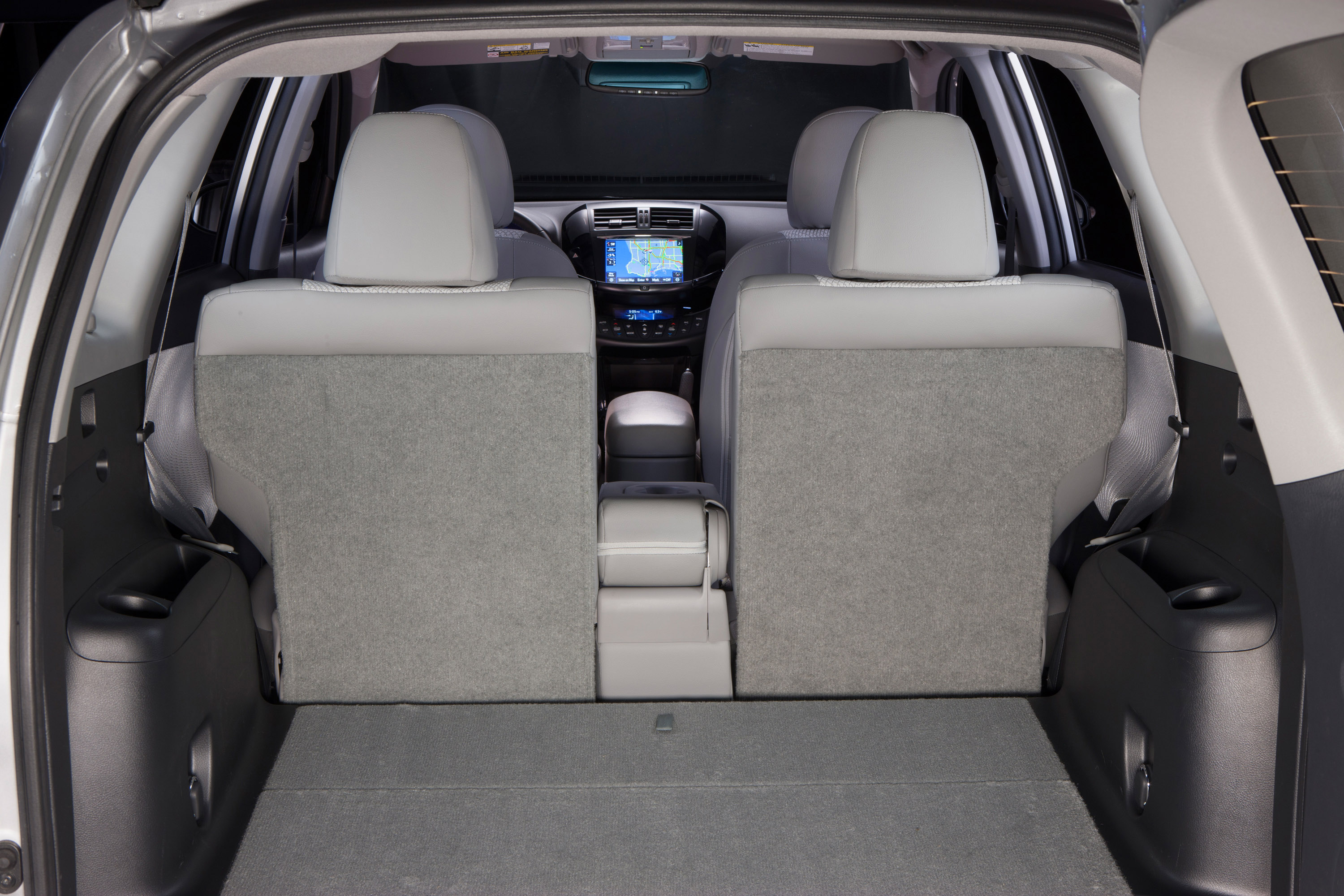 Toyota RAV4 EV photo #22