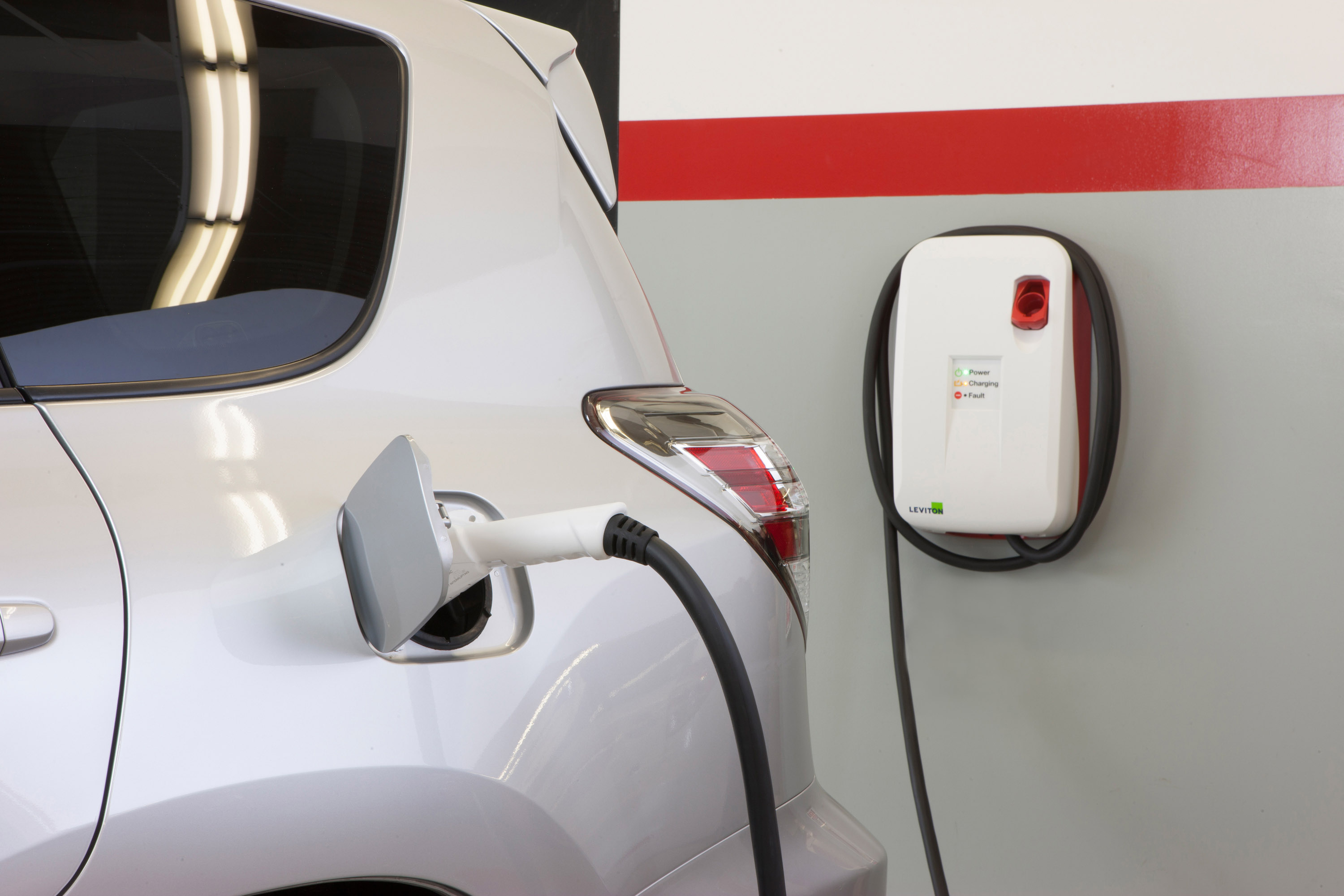 Toyota RAV4 EV photo #26