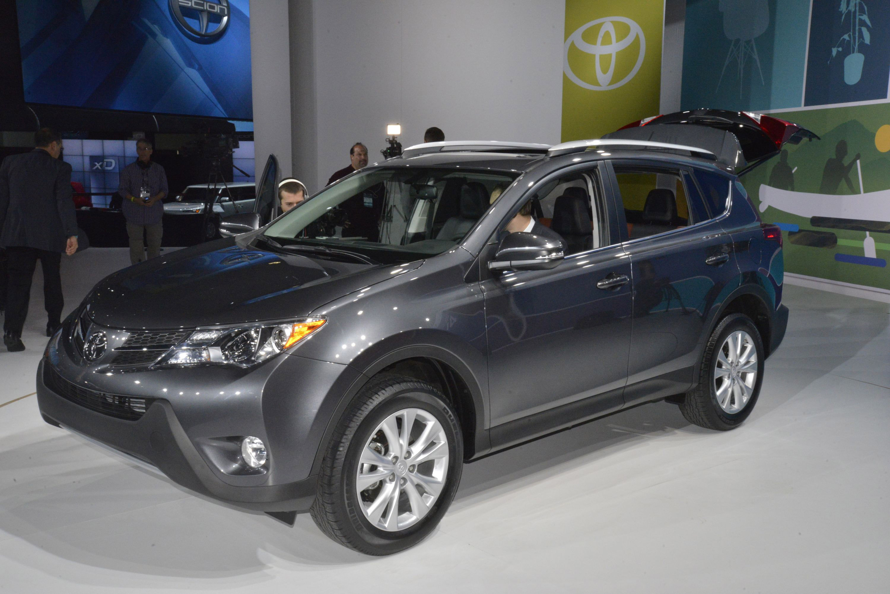 Toyota RAV4 photo #16
