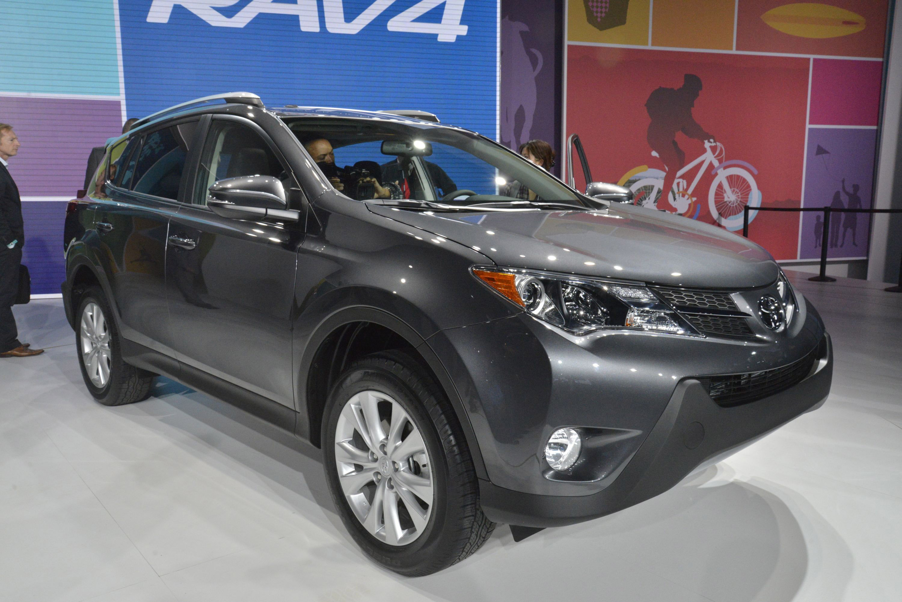 Toyota RAV4 photo #19