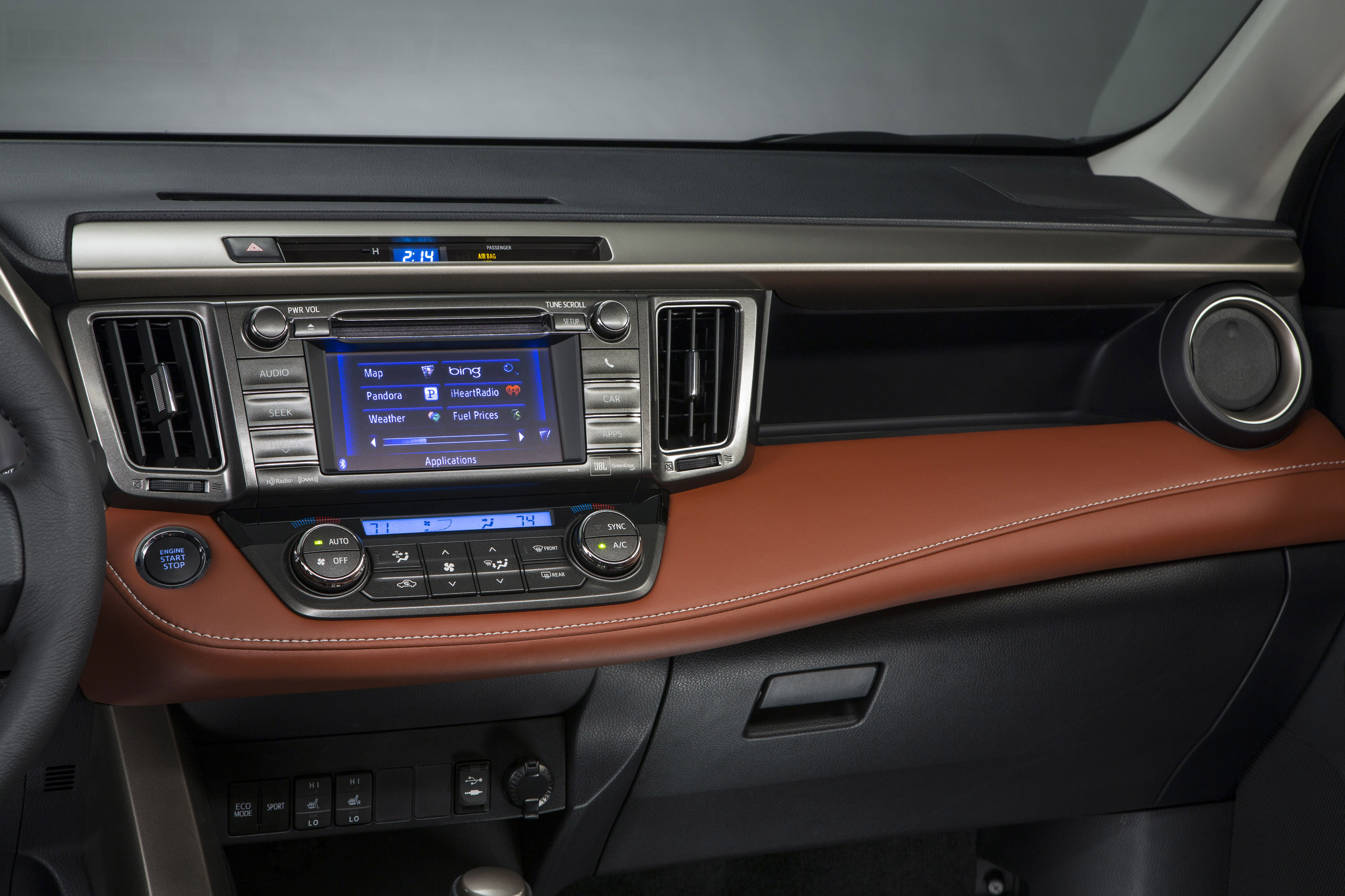 Toyota RAV4 photo #24