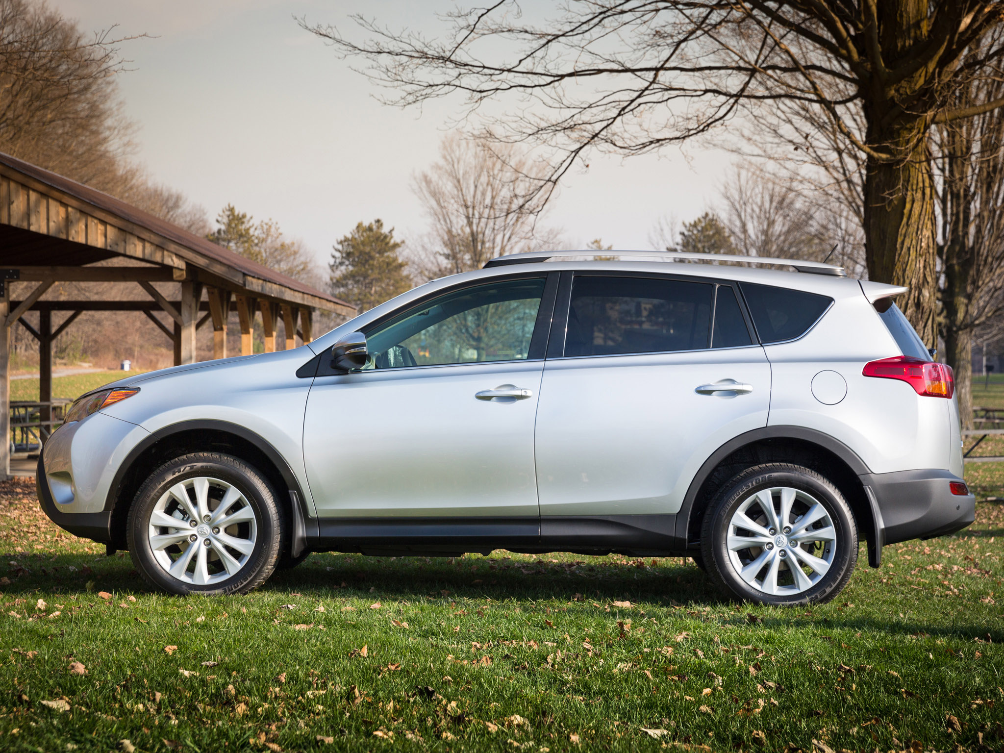 Диски рав 4 2013. Литые диски на тойота рав 4 2013. Toyota rav4 2013. Toyota rav4 wheels. Тойота рав 4 20.