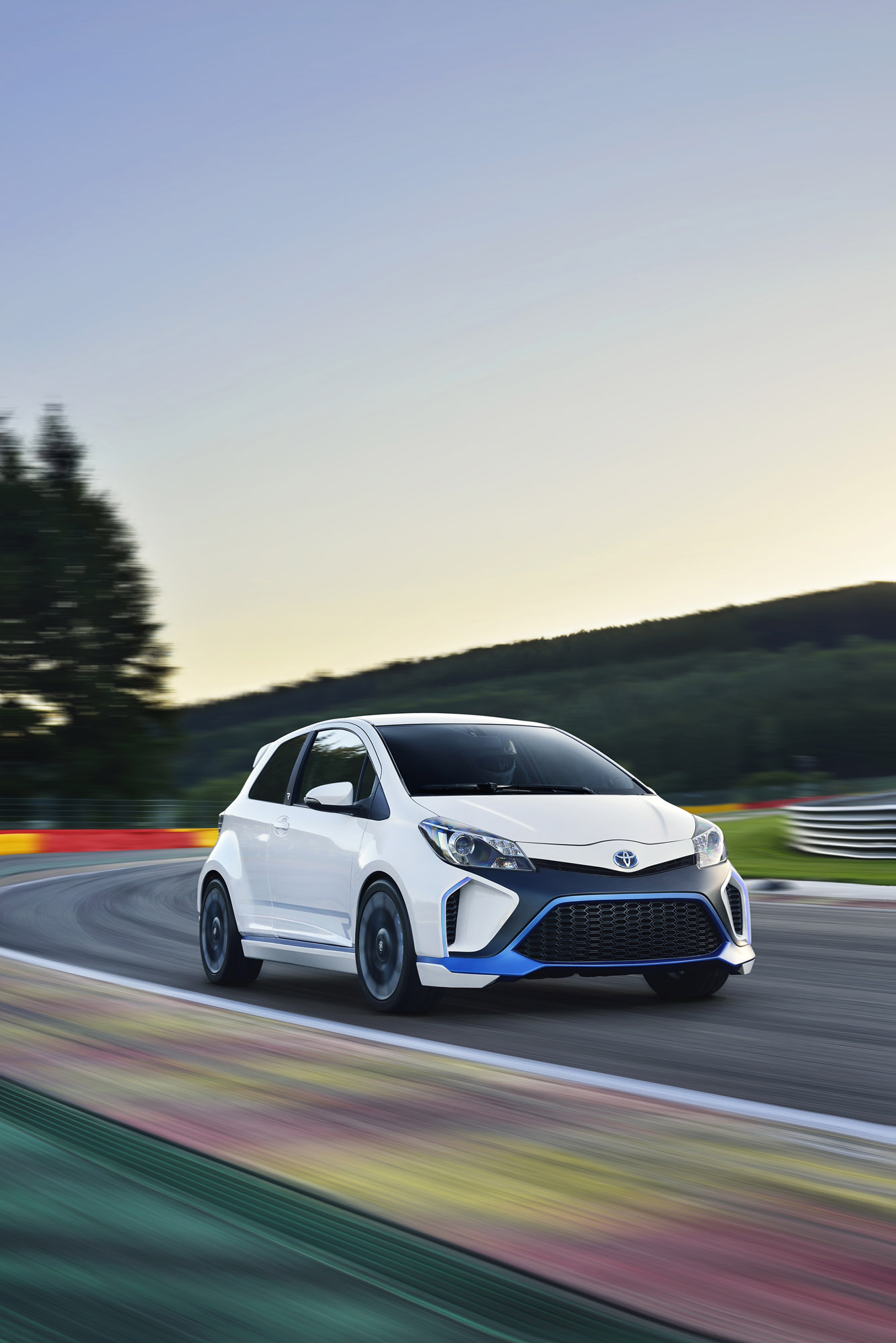 Toyota Yaris Hybrid-R Concept photo #1