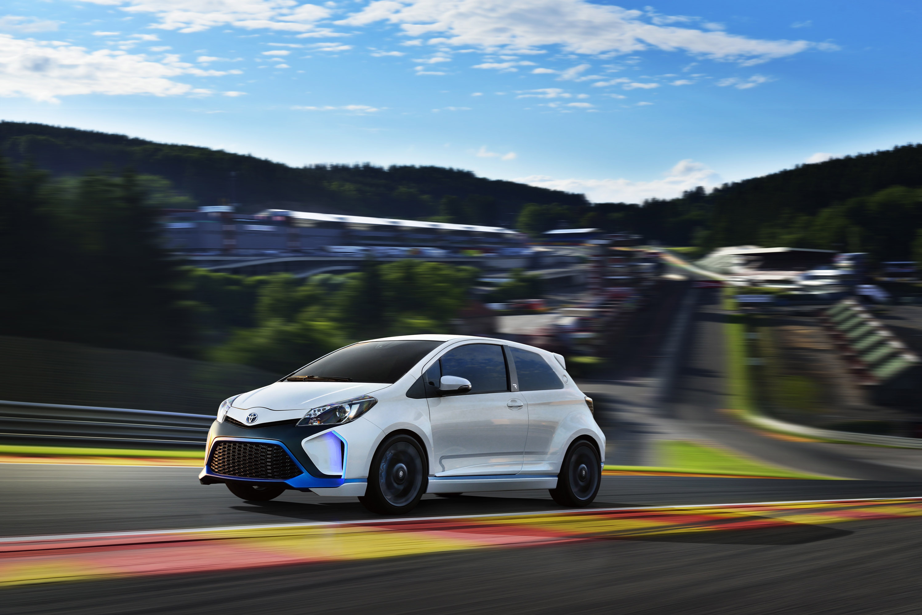 Toyota Yaris Hybrid-R Concept photo #2