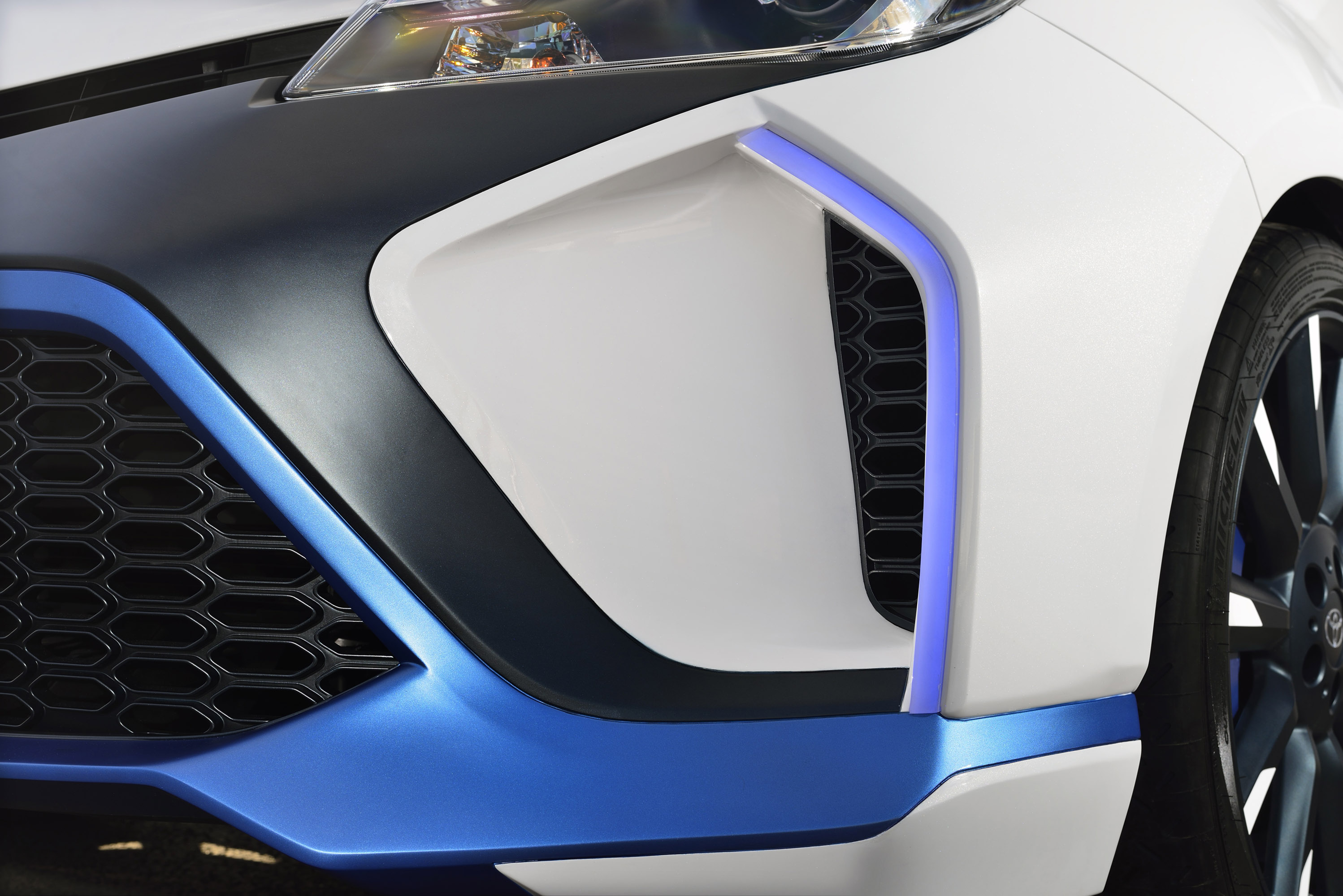 Toyota Yaris Hybrid-R Concept photo #8