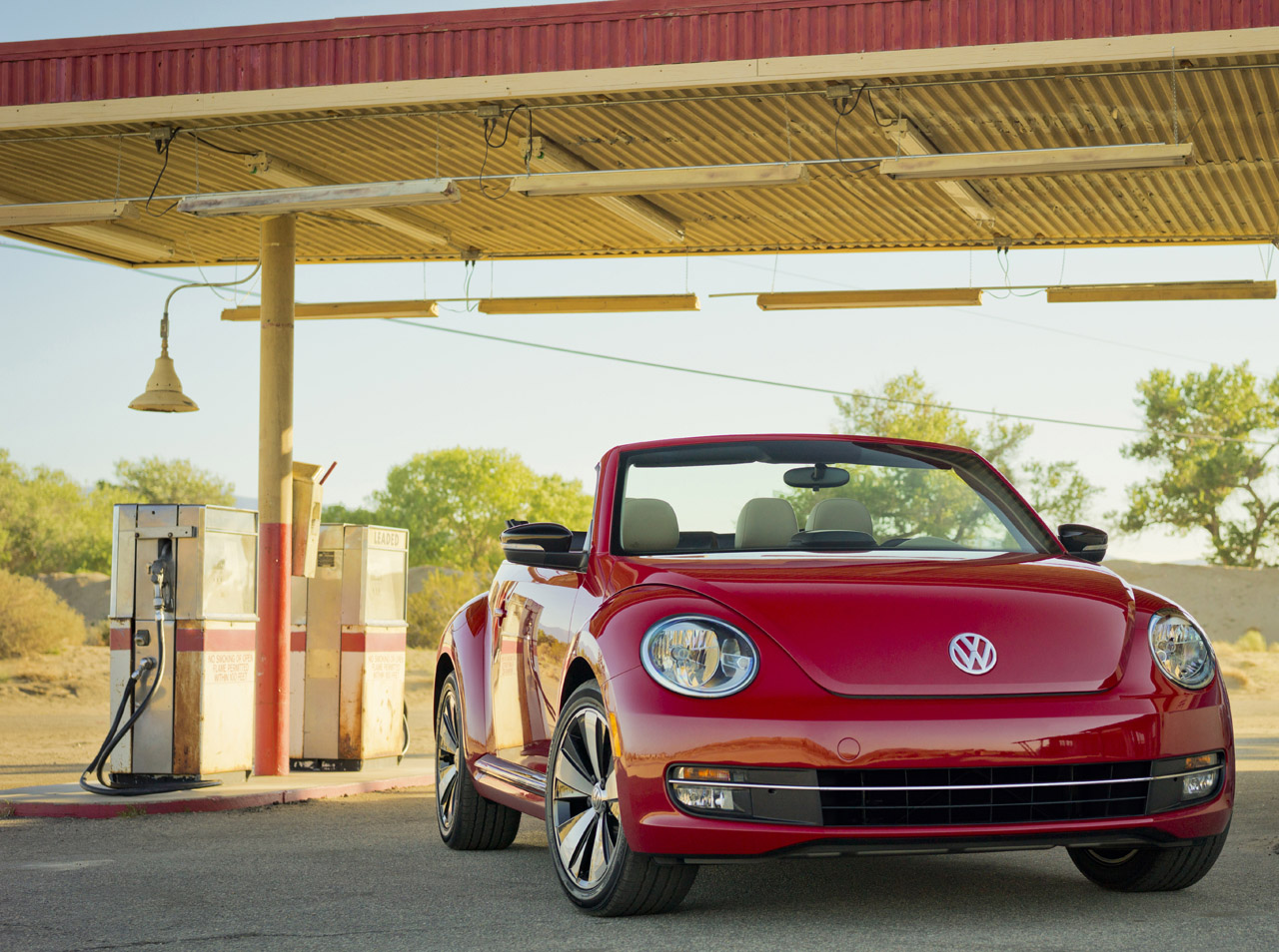 Volkswagen Beetle Convertible photo #2