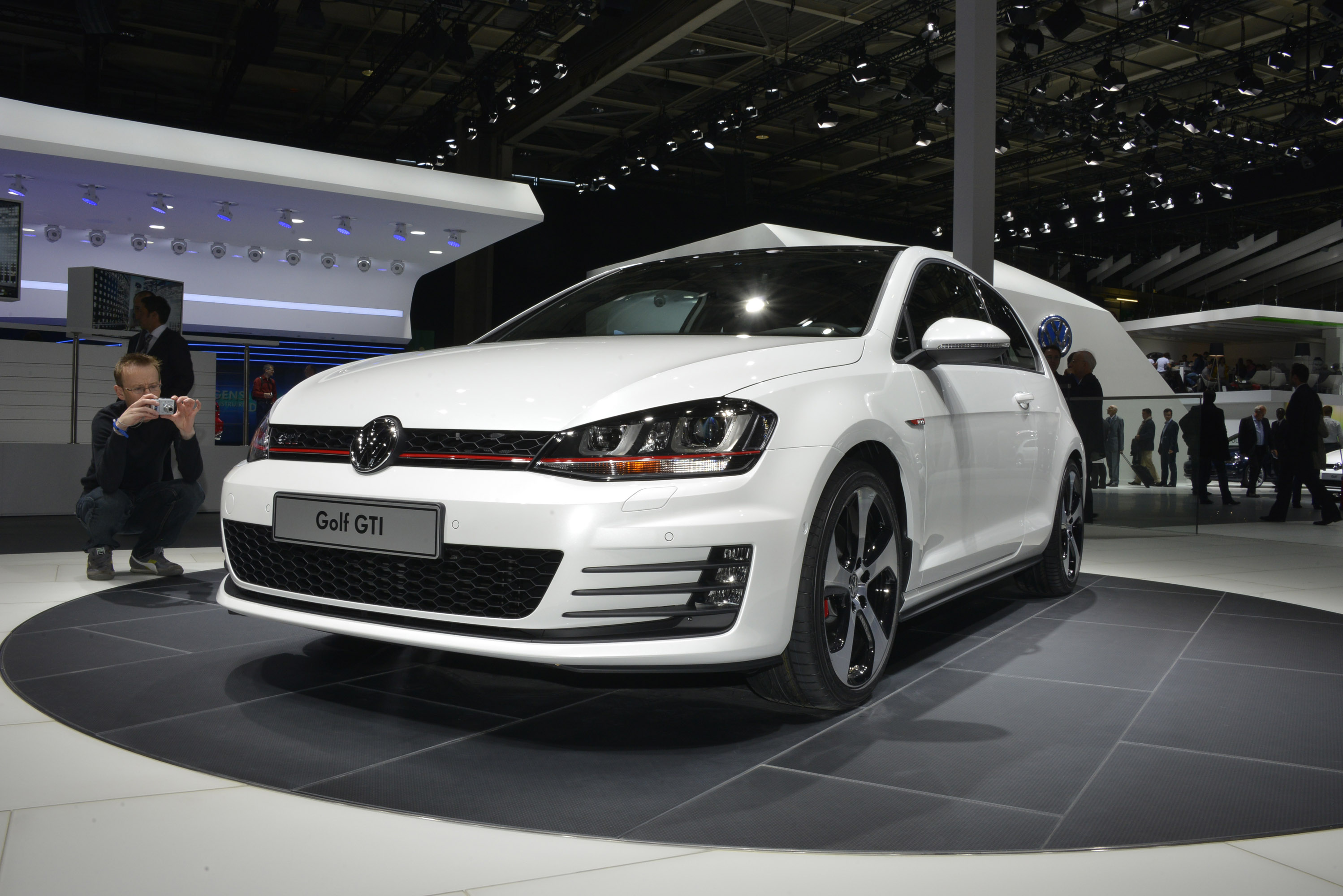 Volkswagen Golf photo #1