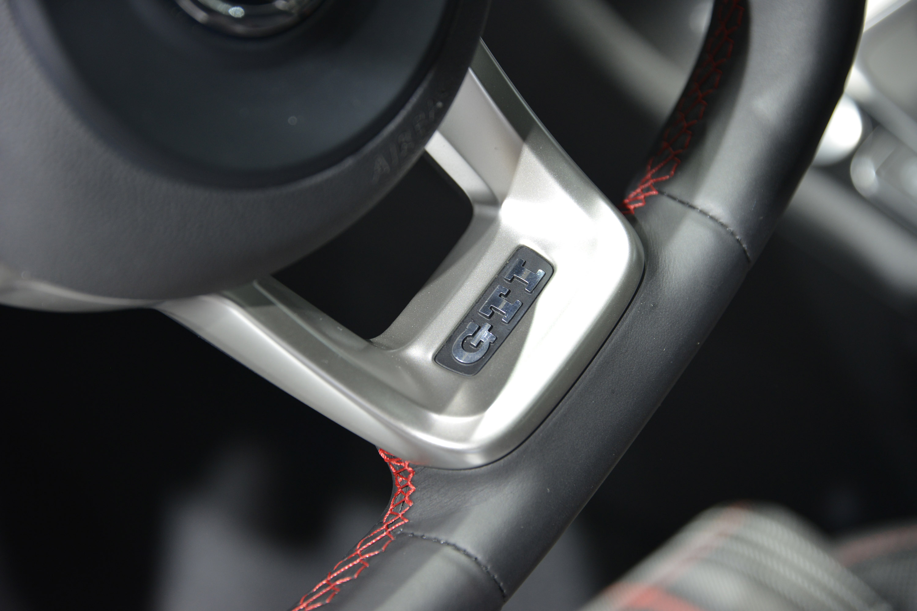 Volkswagen Golf photo #36