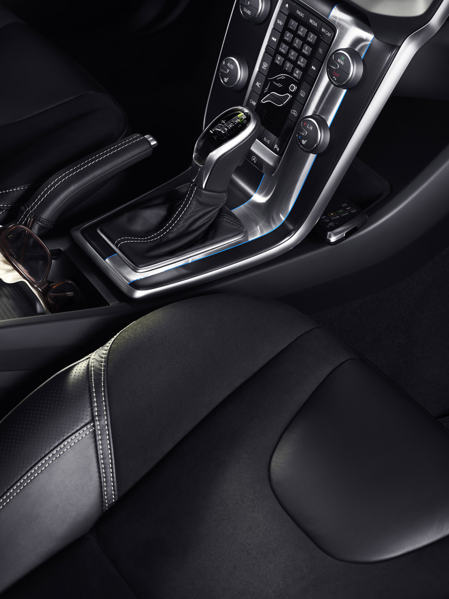 Volvo V40 Cross Country photo #17