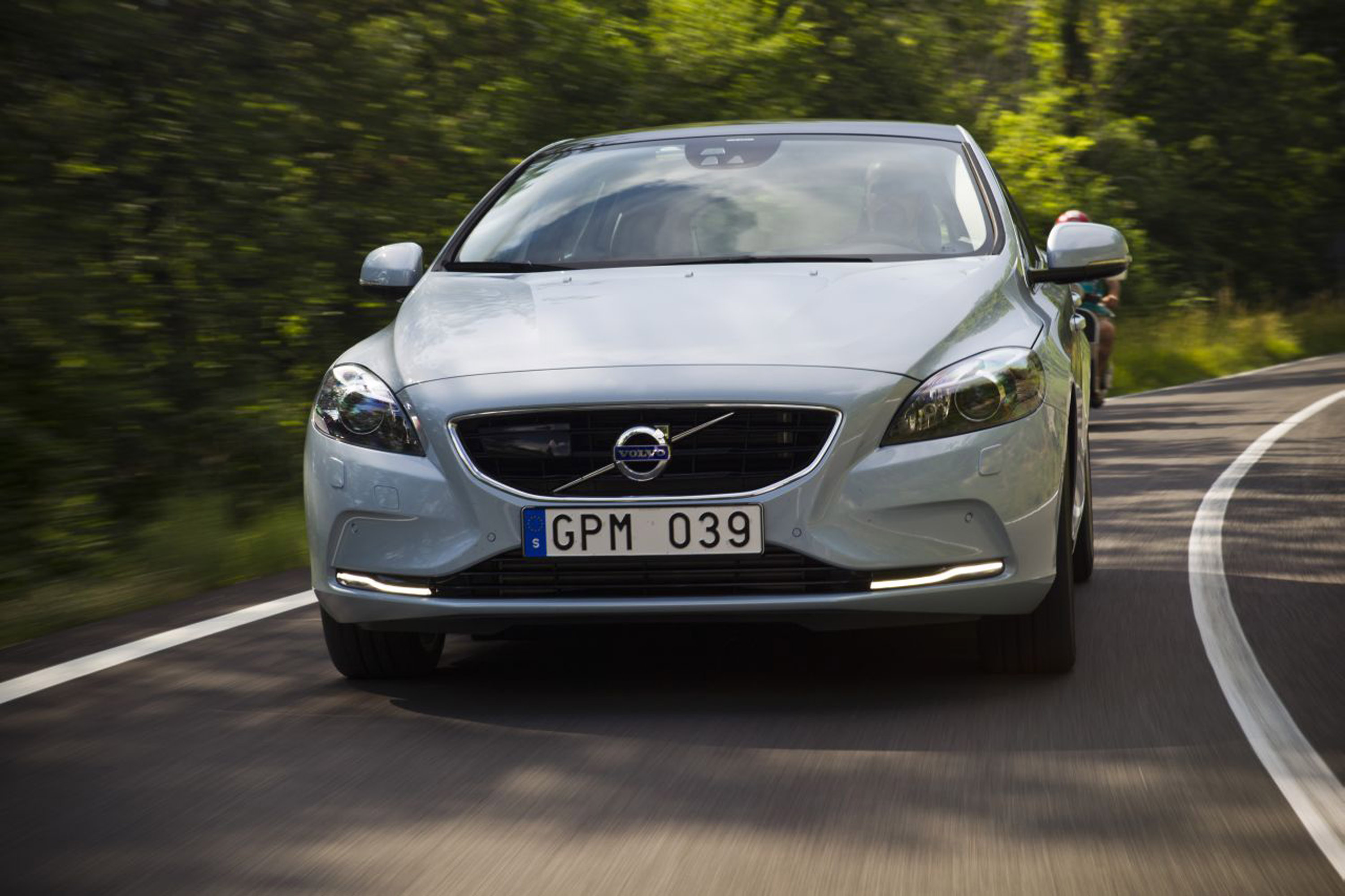 Volvo V40 photo #17