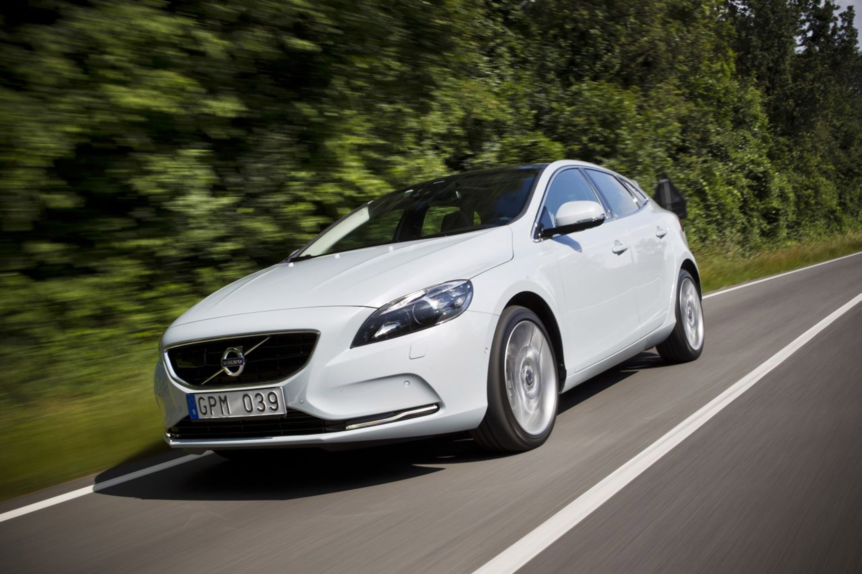 Volvo V40 photo #18