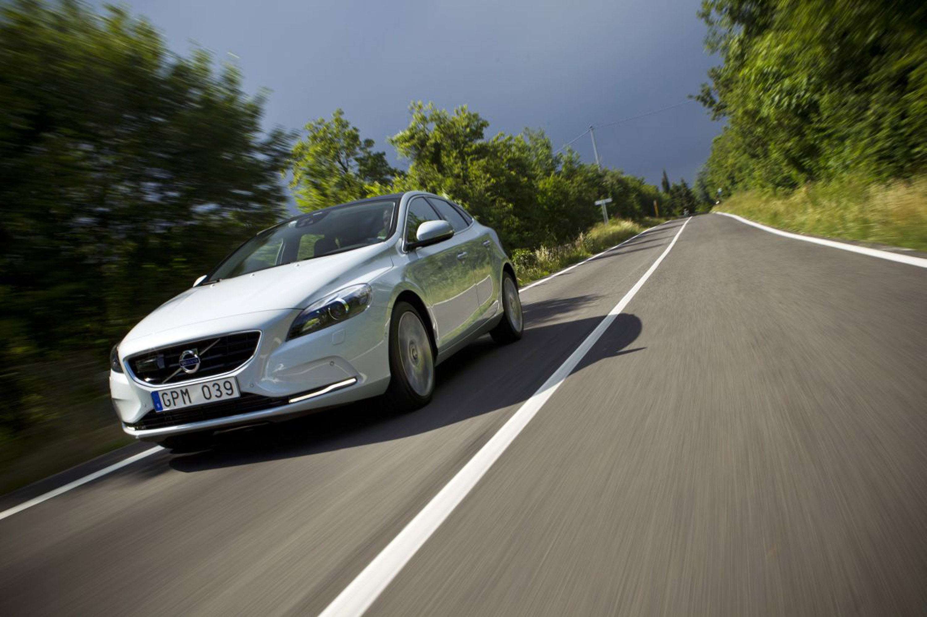 Volvo V40 photo #19