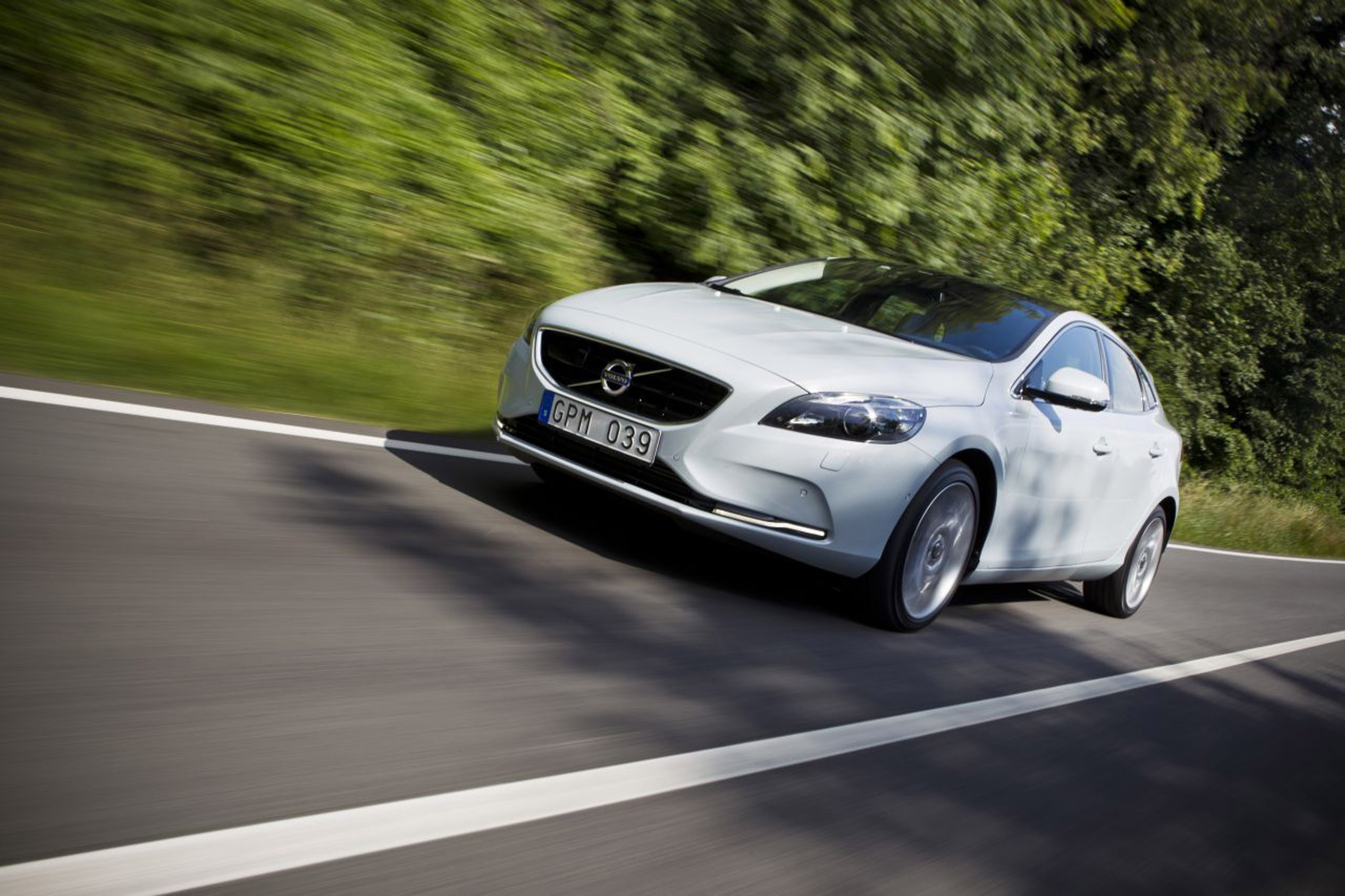 Volvo V40 photo #20