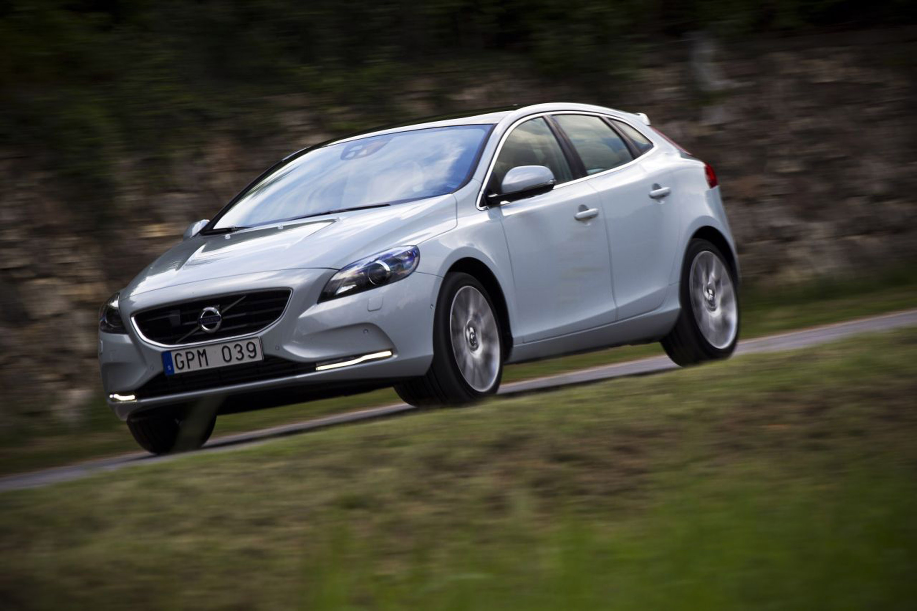 Volvo V40 photo #21