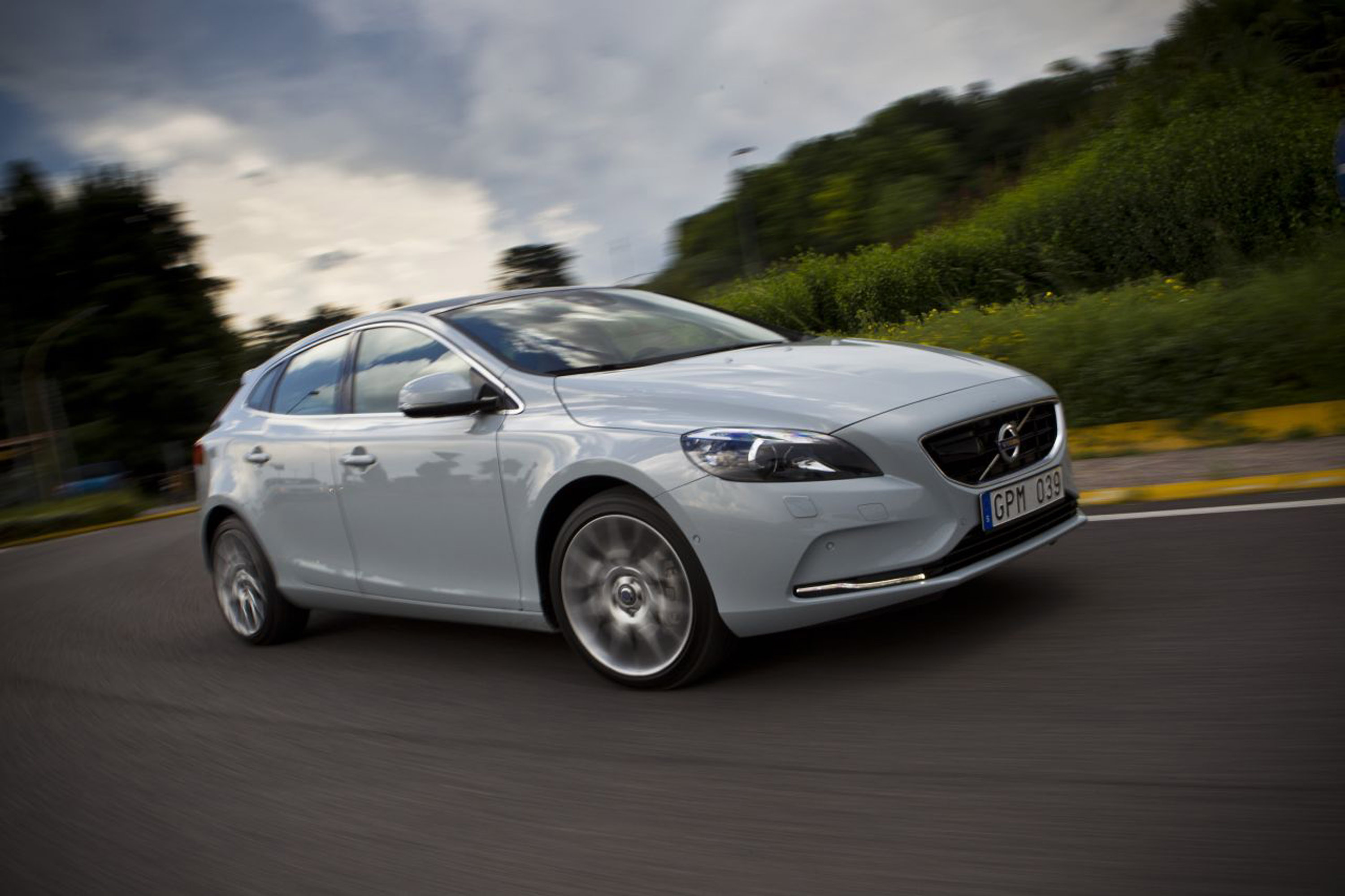 Volvo V40 photo #22