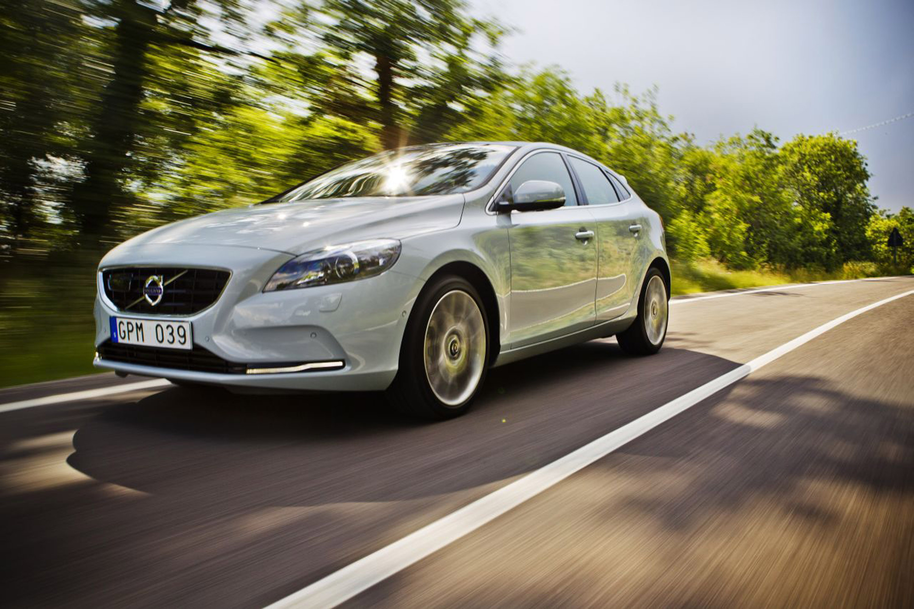 Volvo V40 photo #29